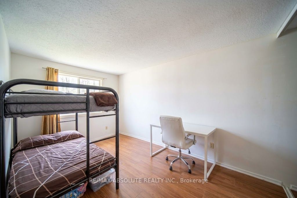 30 E Sonnet Crescent Property Photo 13