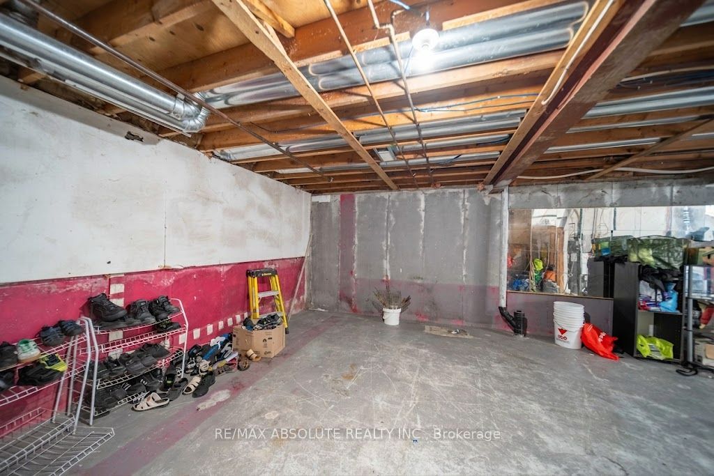30 E Sonnet Crescent Property Photo 16