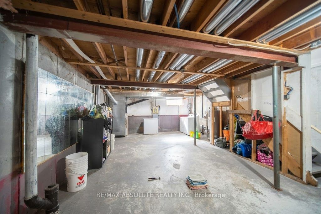 30 E Sonnet Crescent Property Photo 17