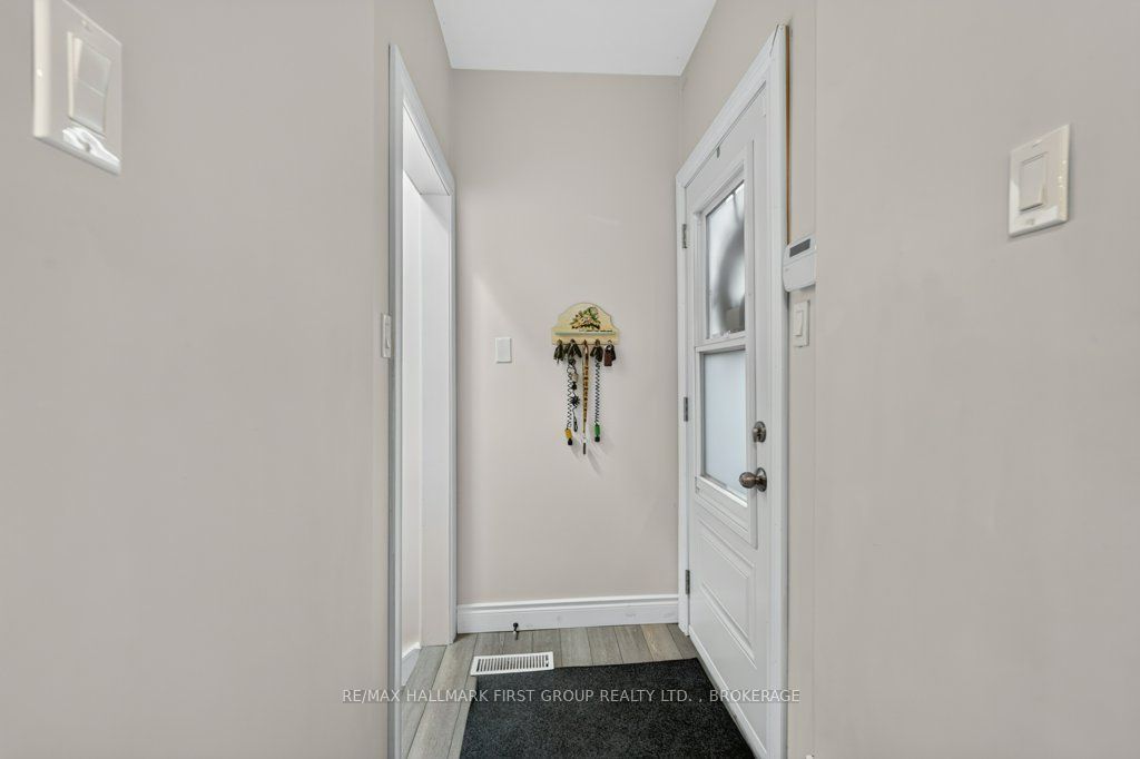 20 Drennan Street Property Photo 22