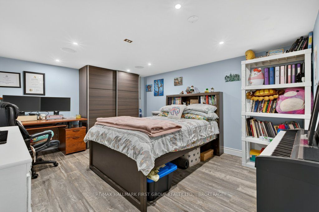20 Drennan Street Property Photo 32