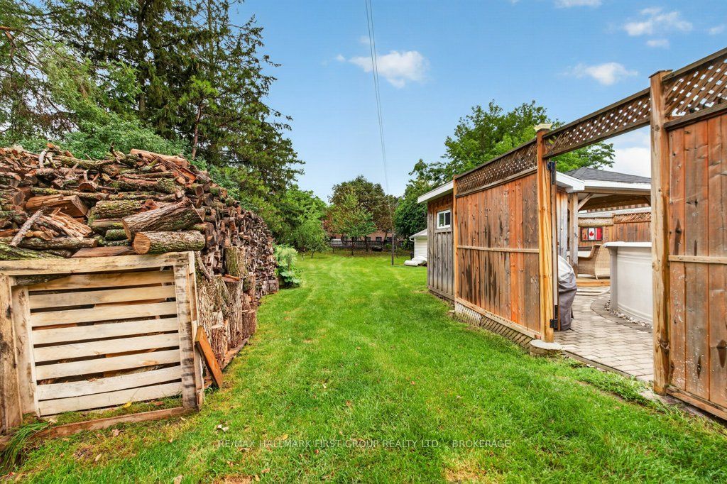 20 Drennan Street Property Photo 35