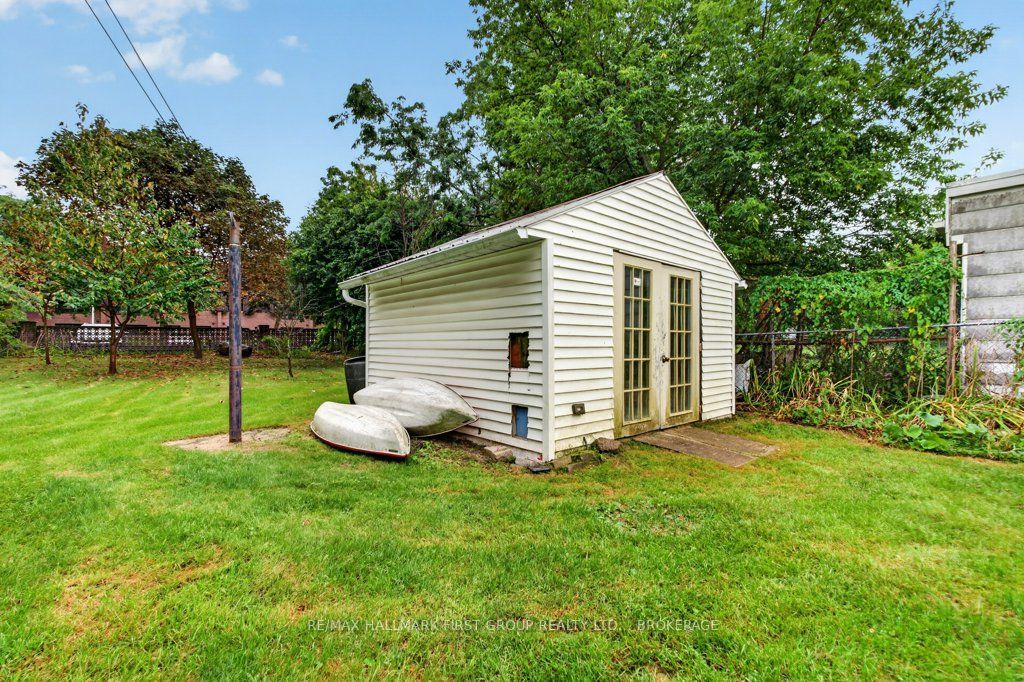 20 Drennan Street Property Photo 37