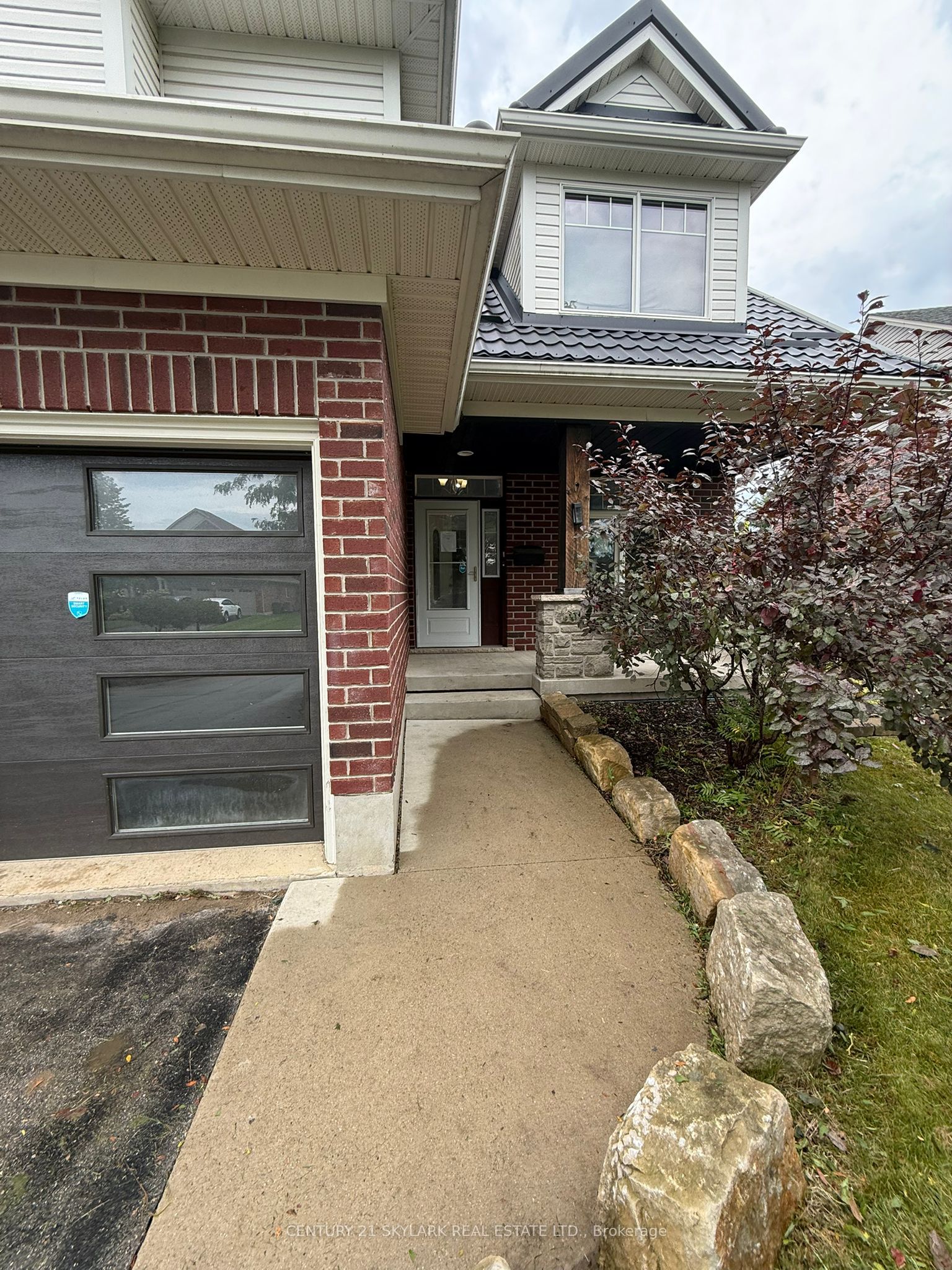 19 Kensington Court Property Photo 2