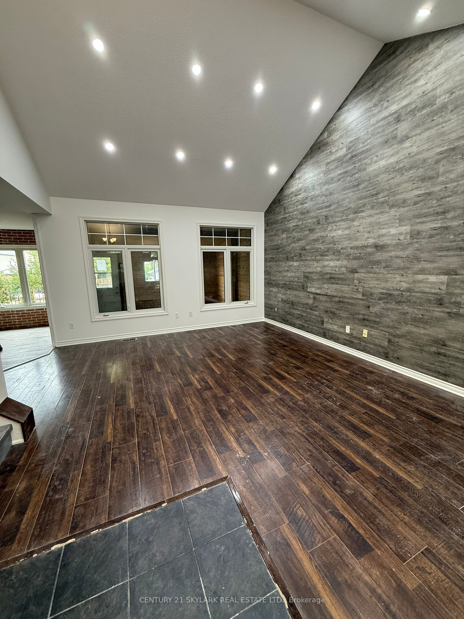 19 Kensington Court Property Photo 5