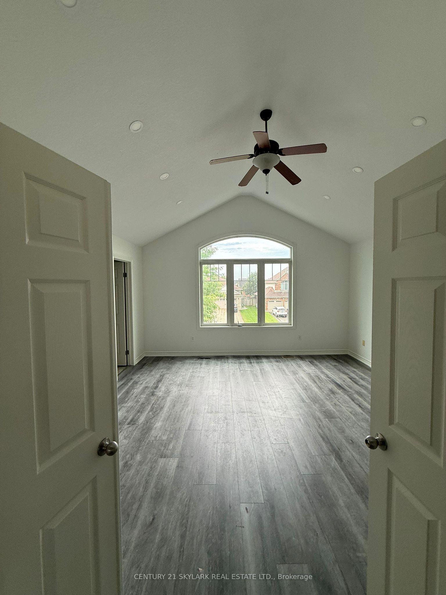 19 Kensington Court Property Photo 7