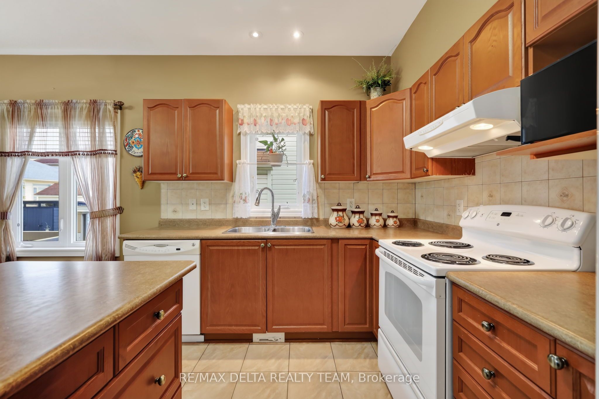 175 Felicity Crescent Property Photo 14