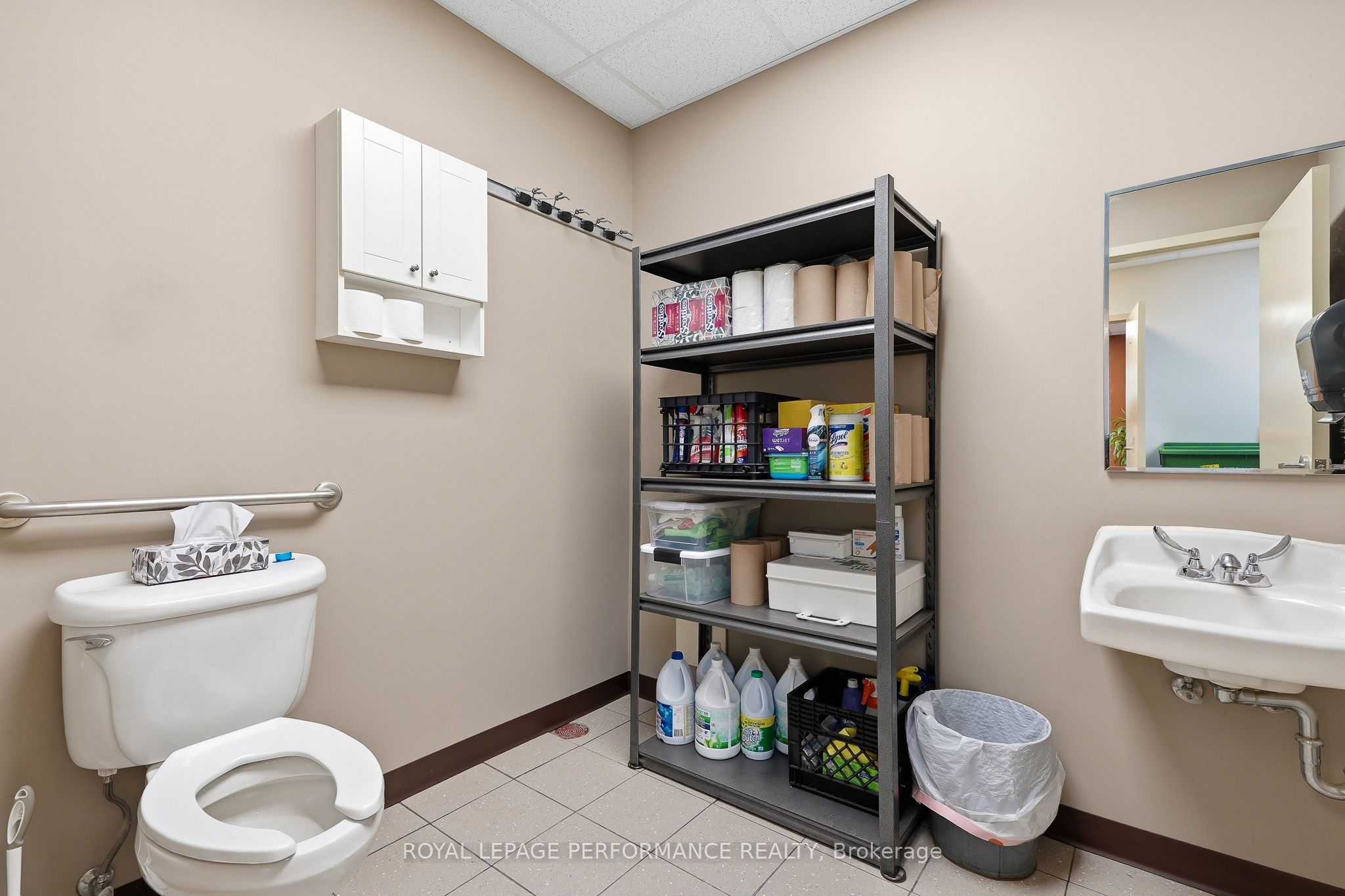 2212 Gladwin Crescent B1-b2 Property Photo 13