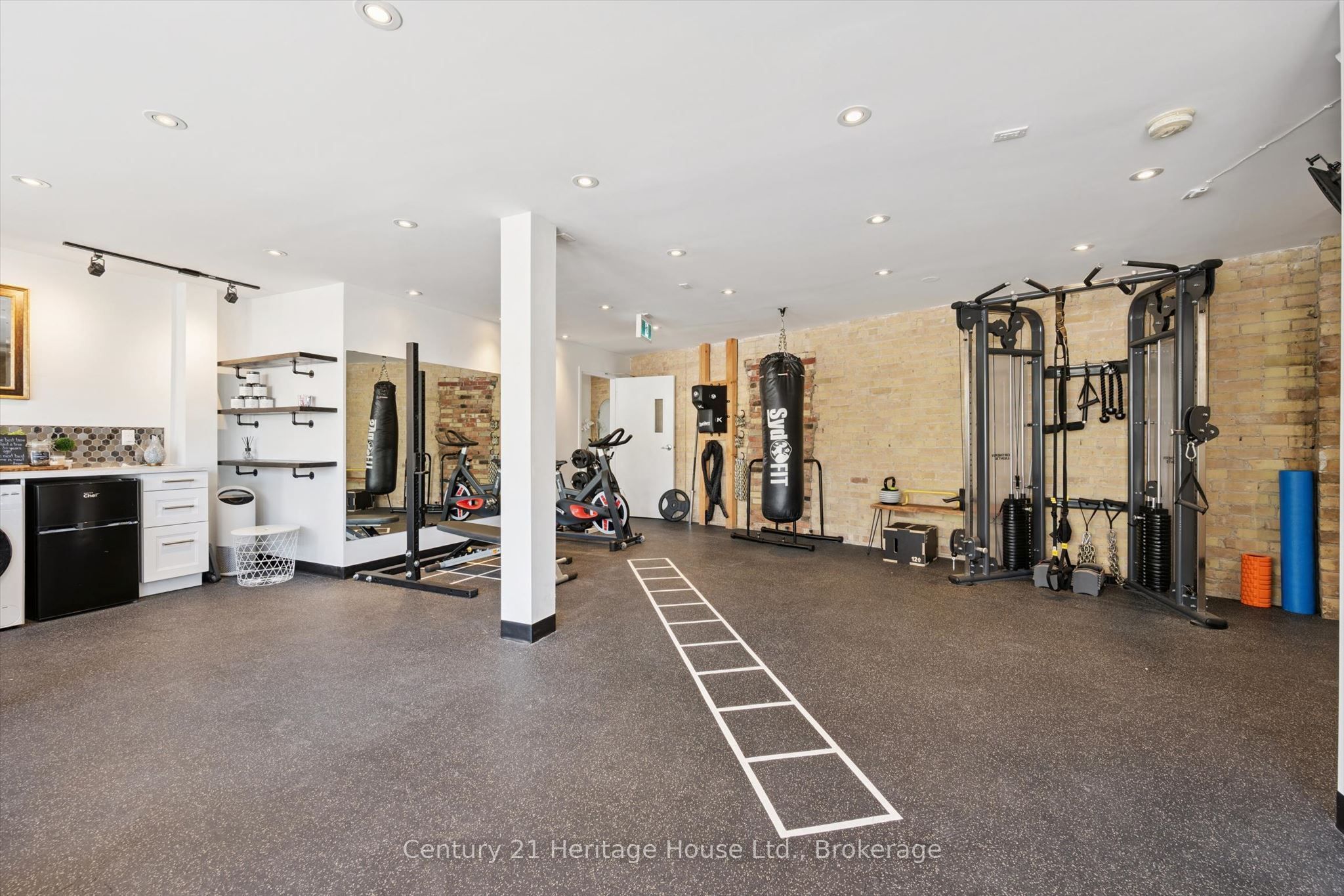 5 Church Street E Property Photo 6