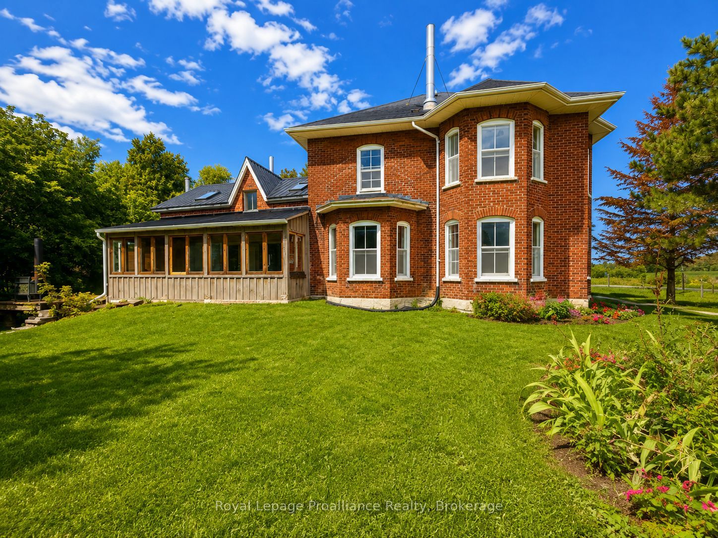 251 Goods Road Property Photo 2