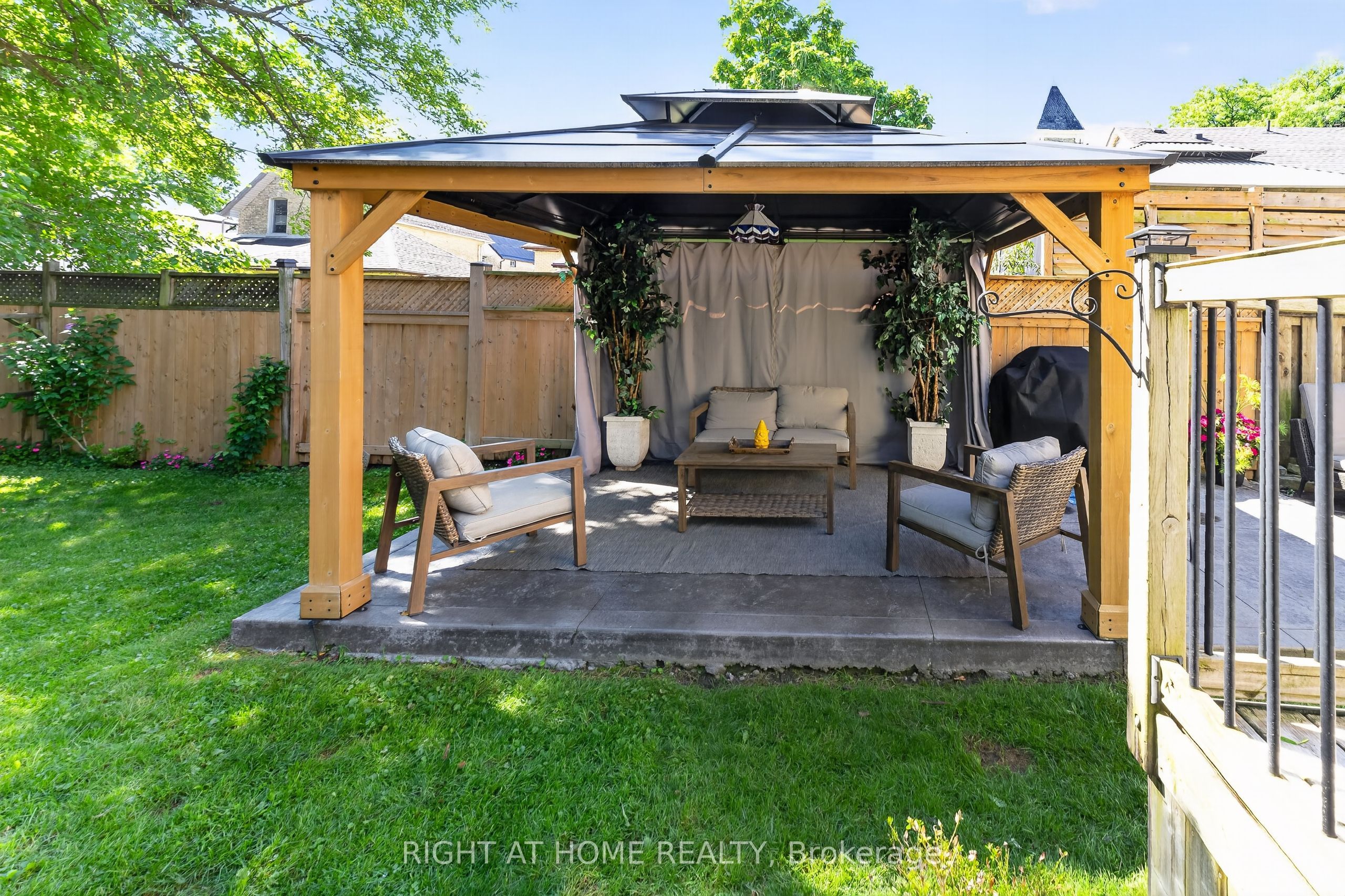 41 Hincks Street Property Photo 43
