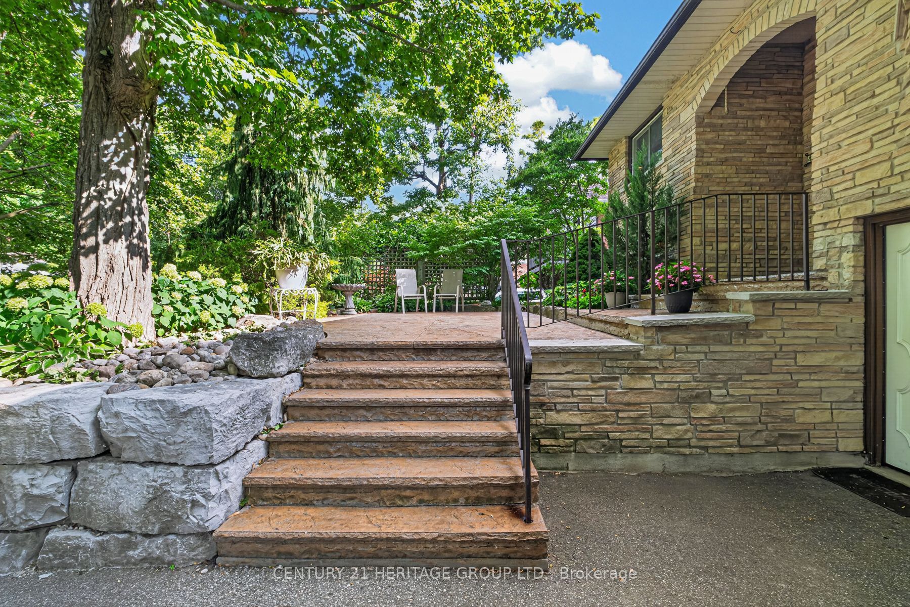 245 Corrie Crescent Property Photo 6