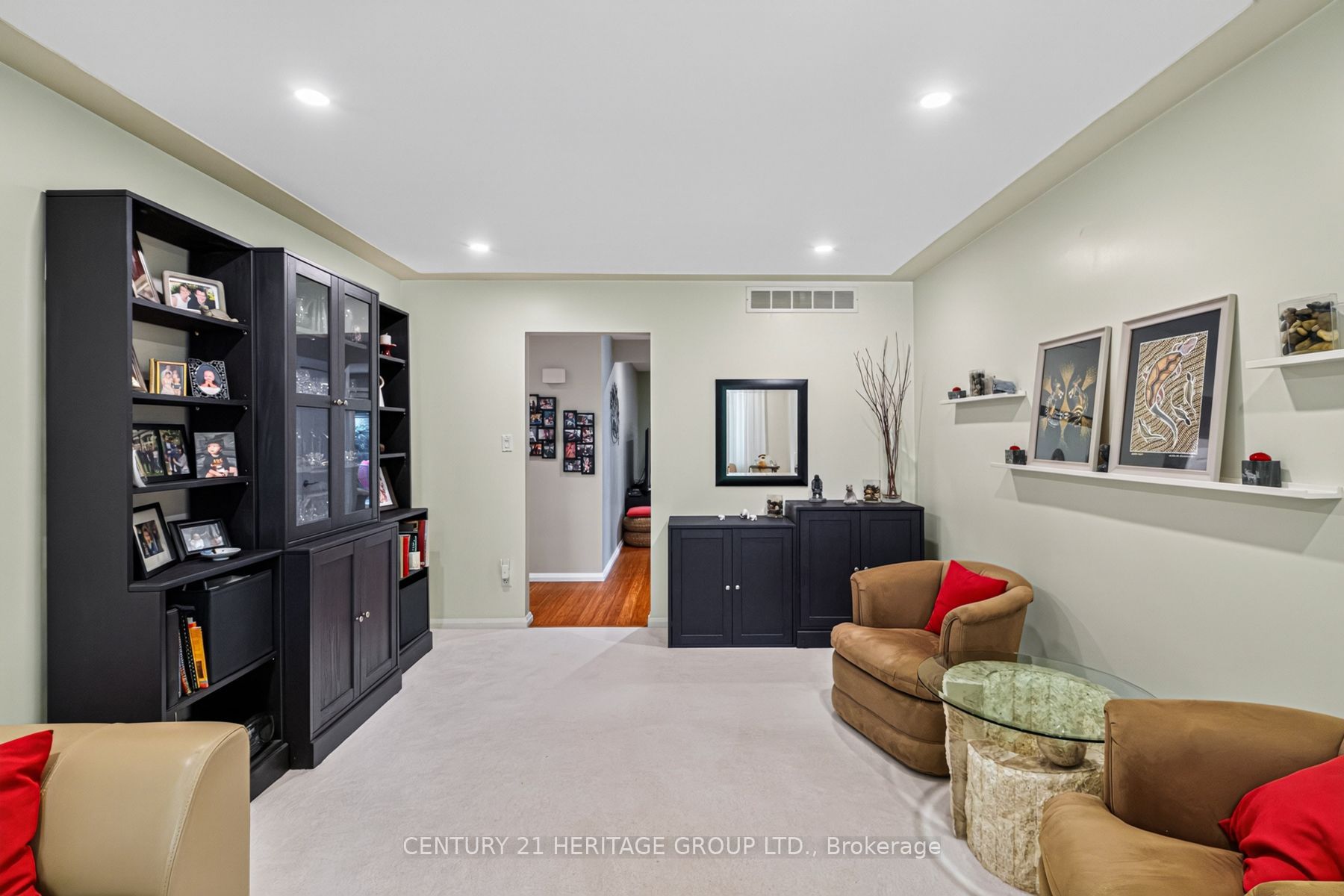 245 Corrie Crescent Property Photo 12