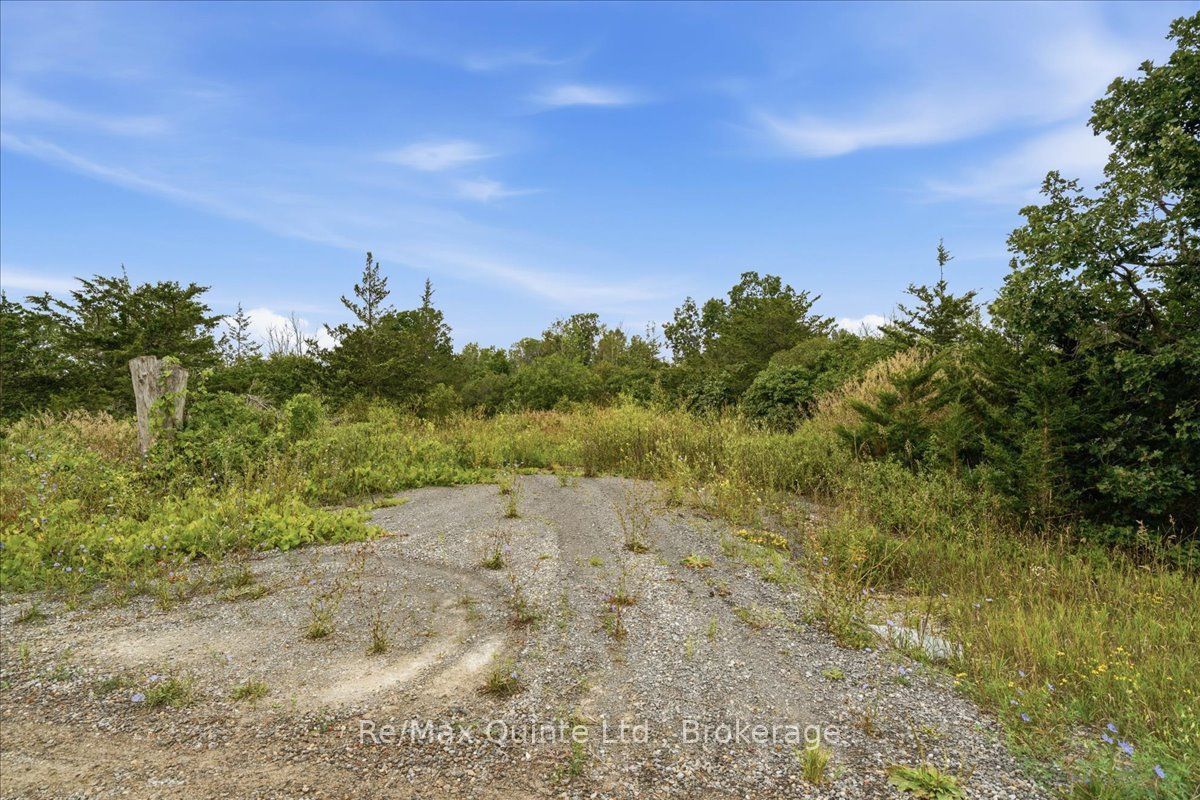 625 Babylon Road Property Photo 5