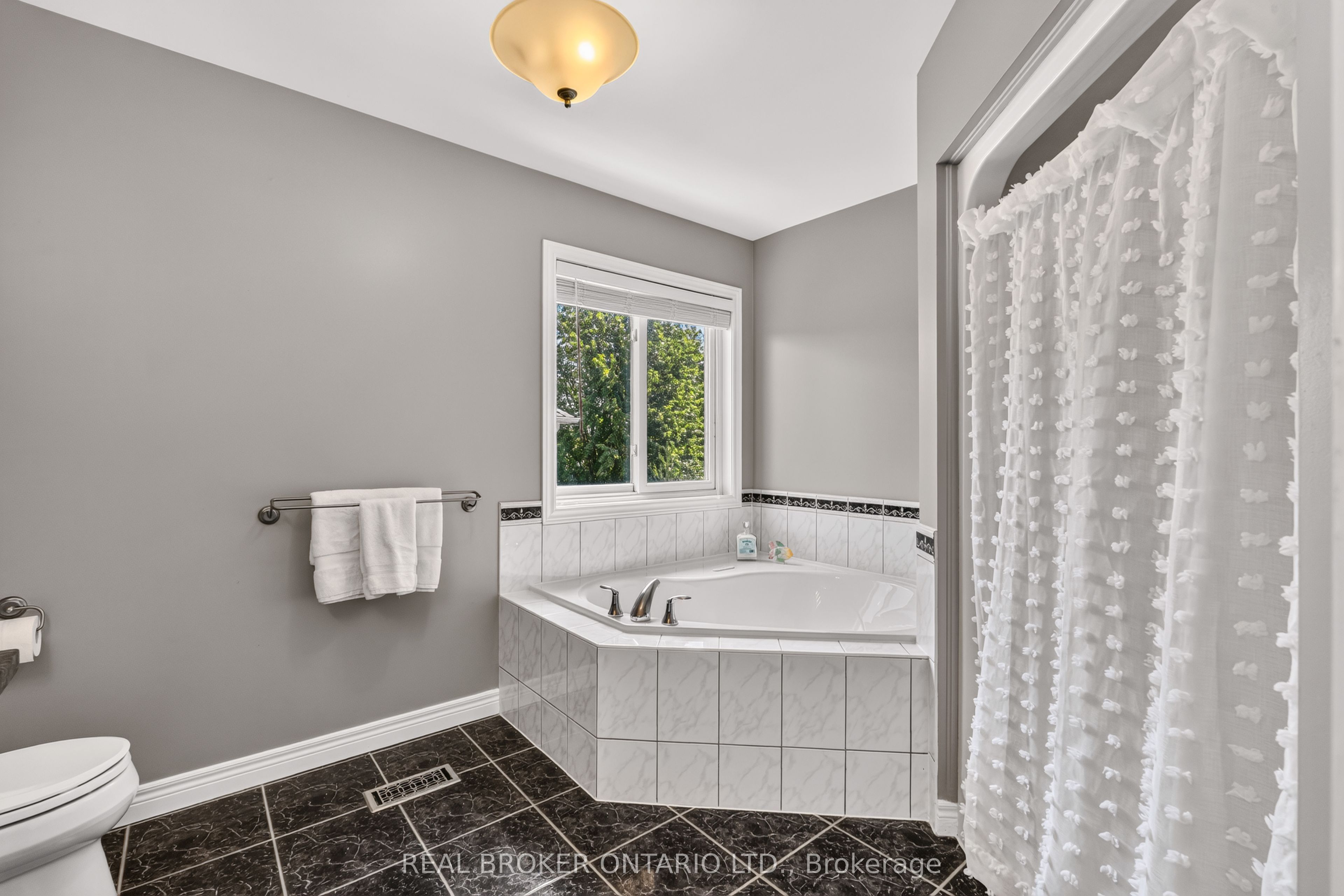 175 May Street Property Photo 29