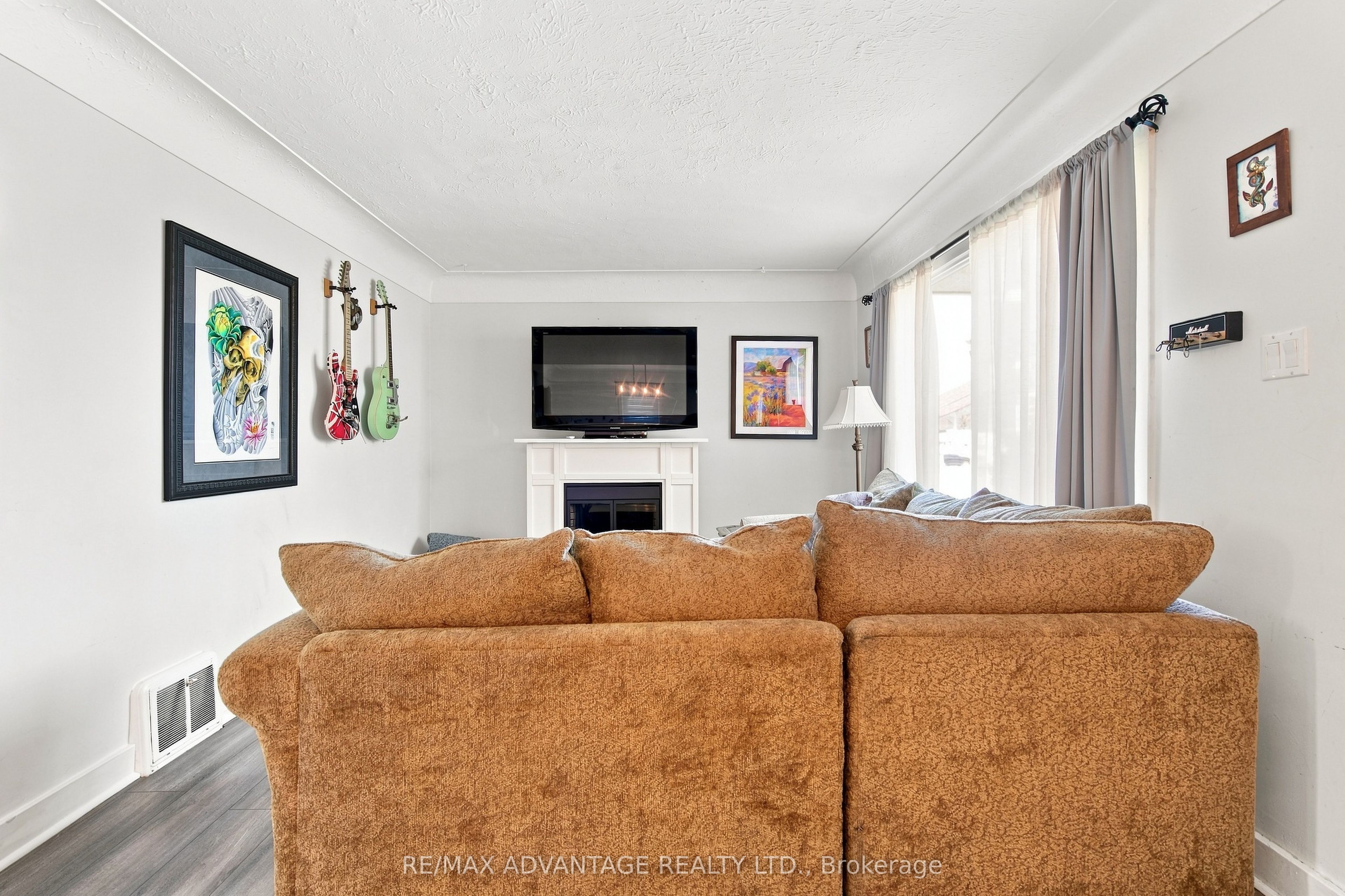 77 First Avenue Property Photo 7