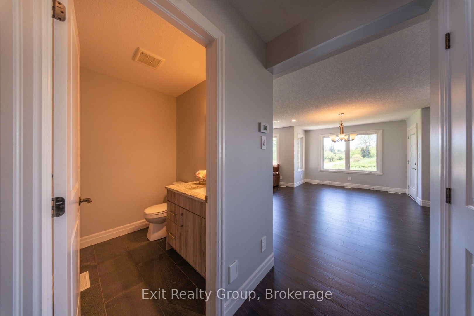 49 Lanark Drive Property Photo 5
