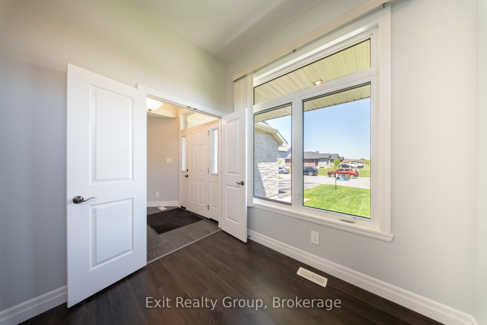 49 Lanark Drive Property Photo 12