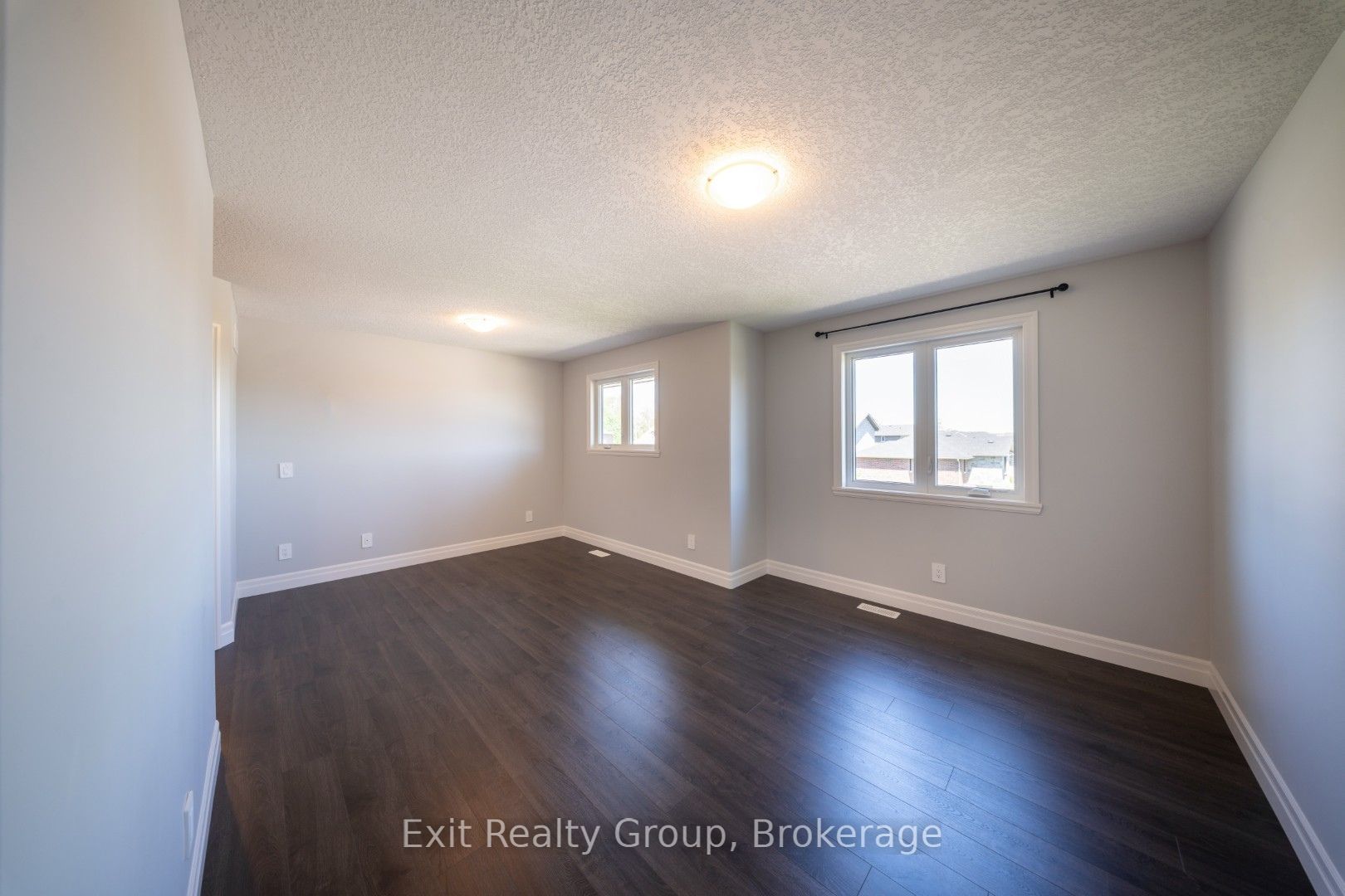 49 Lanark Drive Property Photo 14