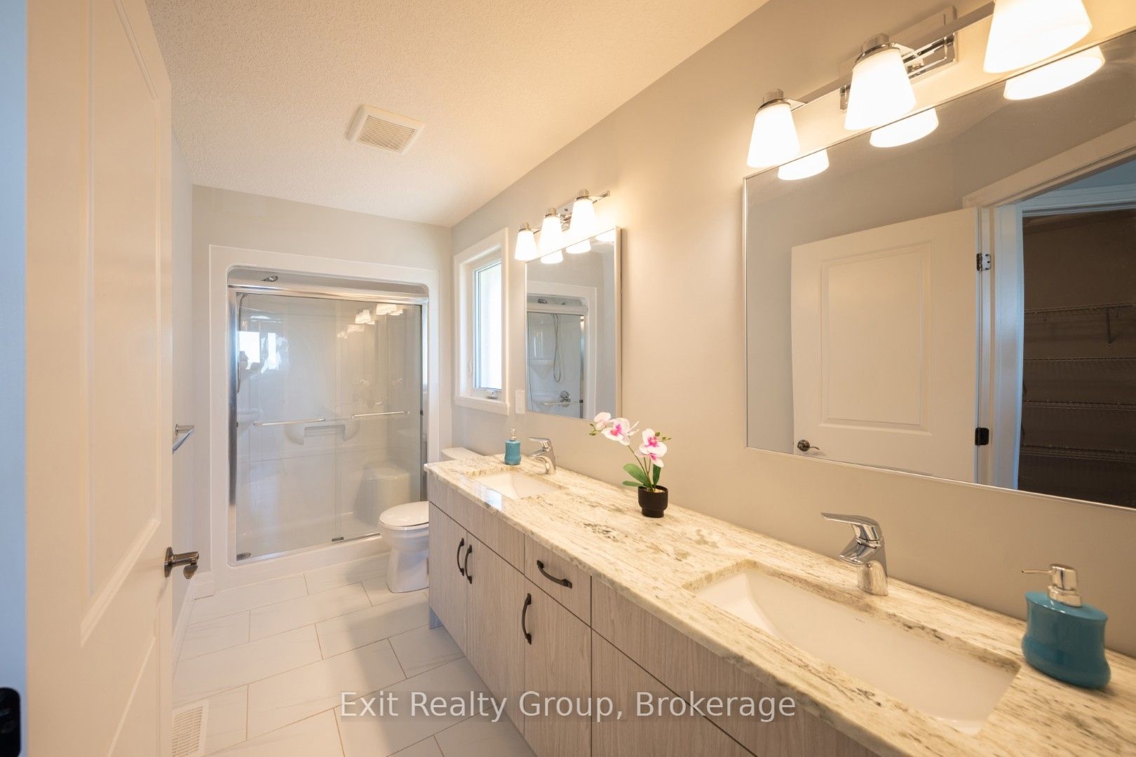 49 Lanark Drive Property Photo 18