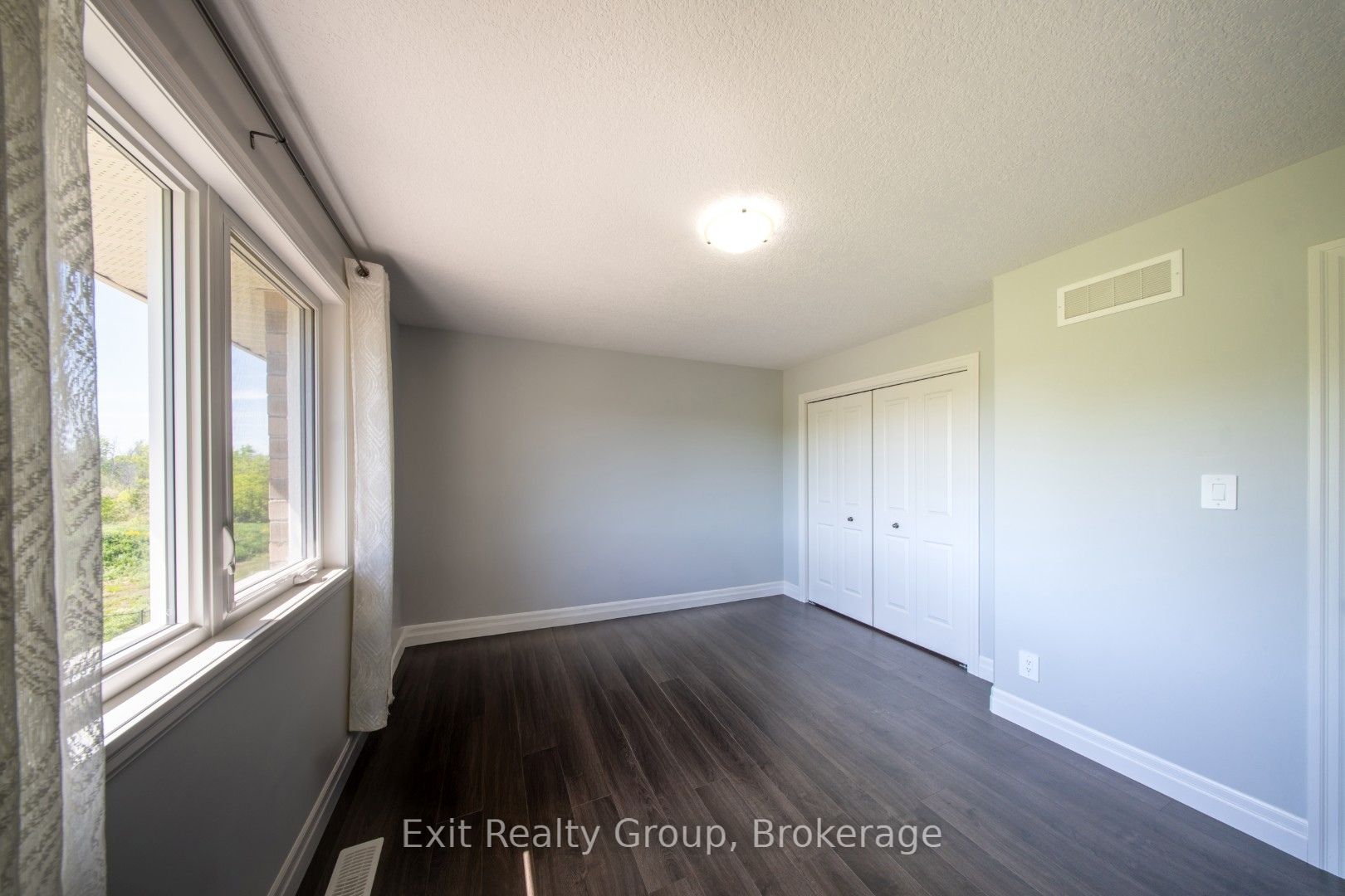 49 Lanark Drive Property Photo 20