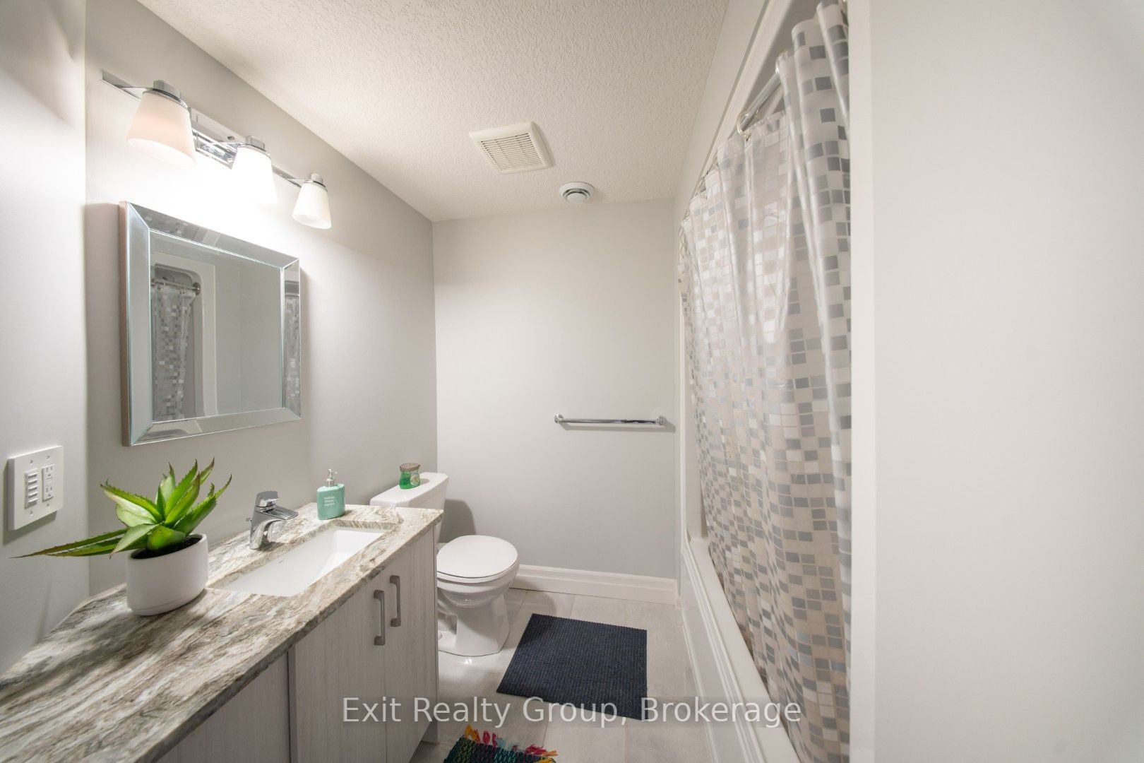 49 Lanark Drive Property Photo 28