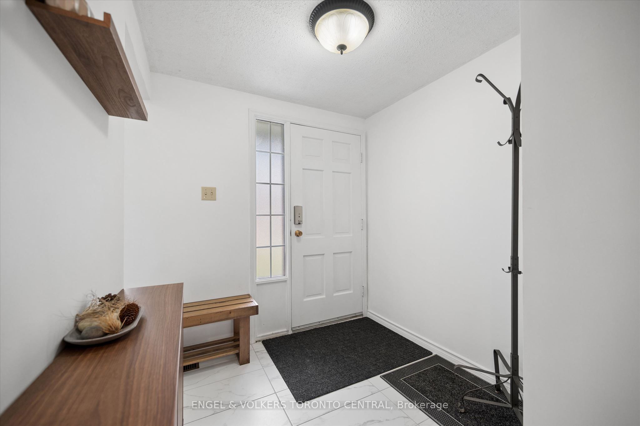 220 Kingswood Drive 7 Property Photo 10