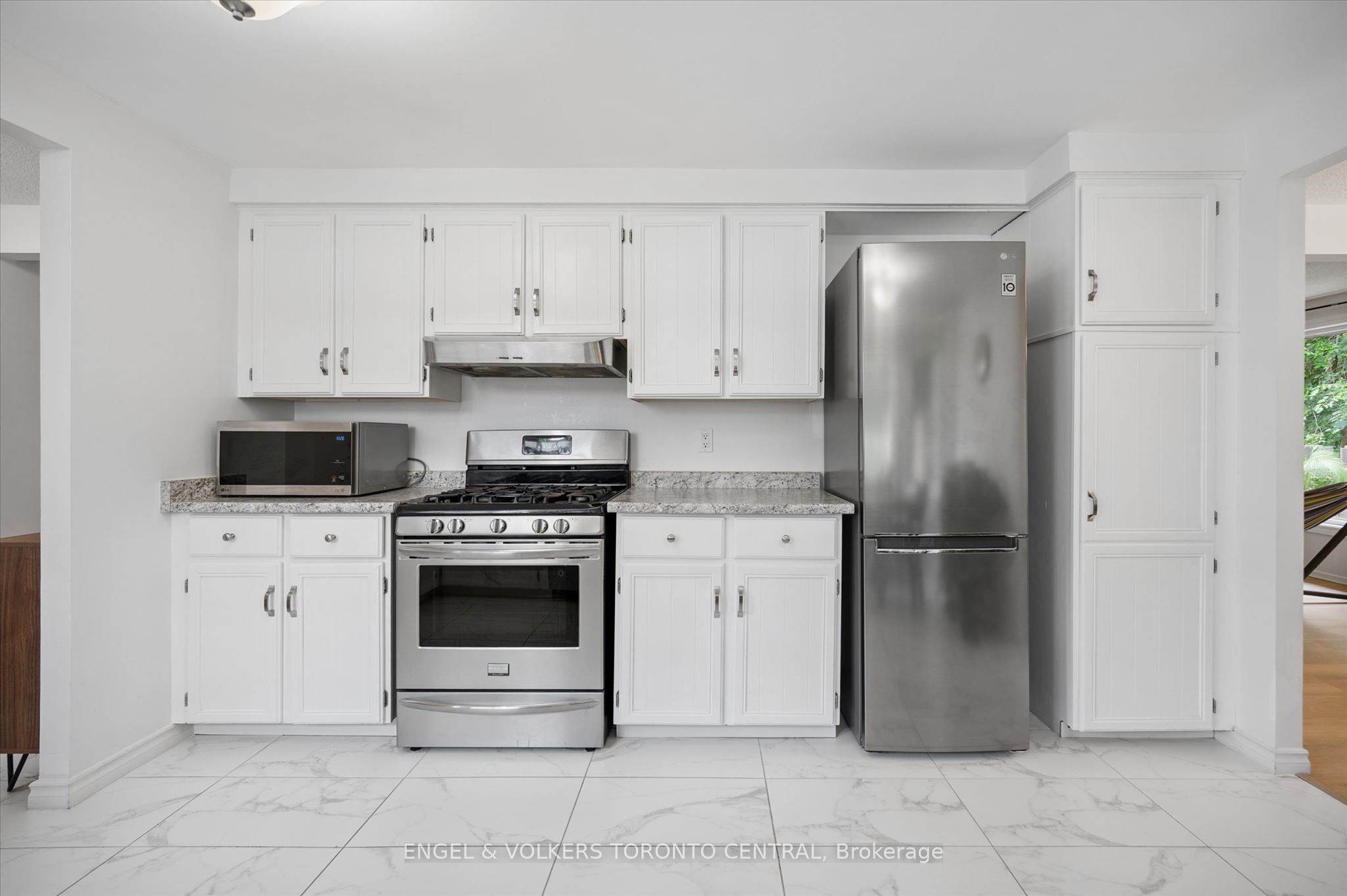 220 Kingswood Drive 7 Property Photo 22
