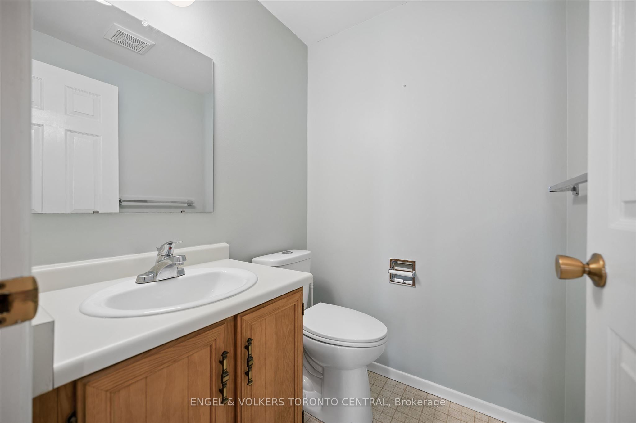 220 Kingswood Drive 7 Property Photo 23
