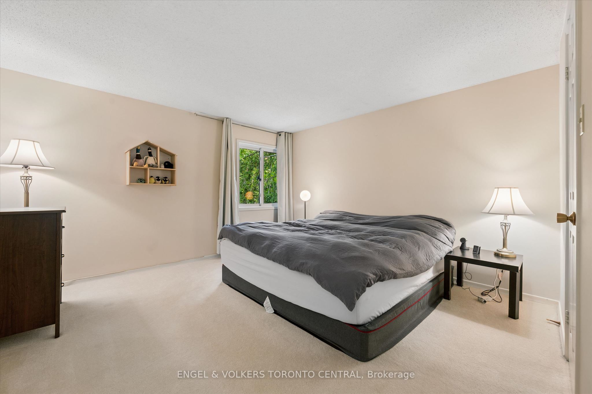 220 Kingswood Drive 7 Property Photo 26