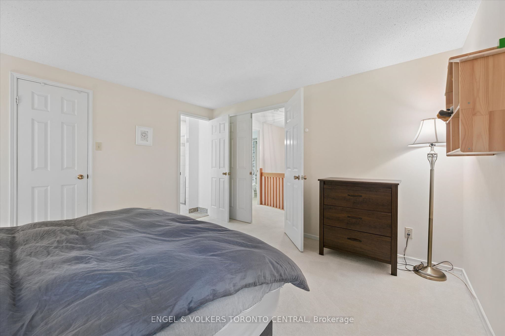 220 Kingswood Drive 7 Property Photo 27
