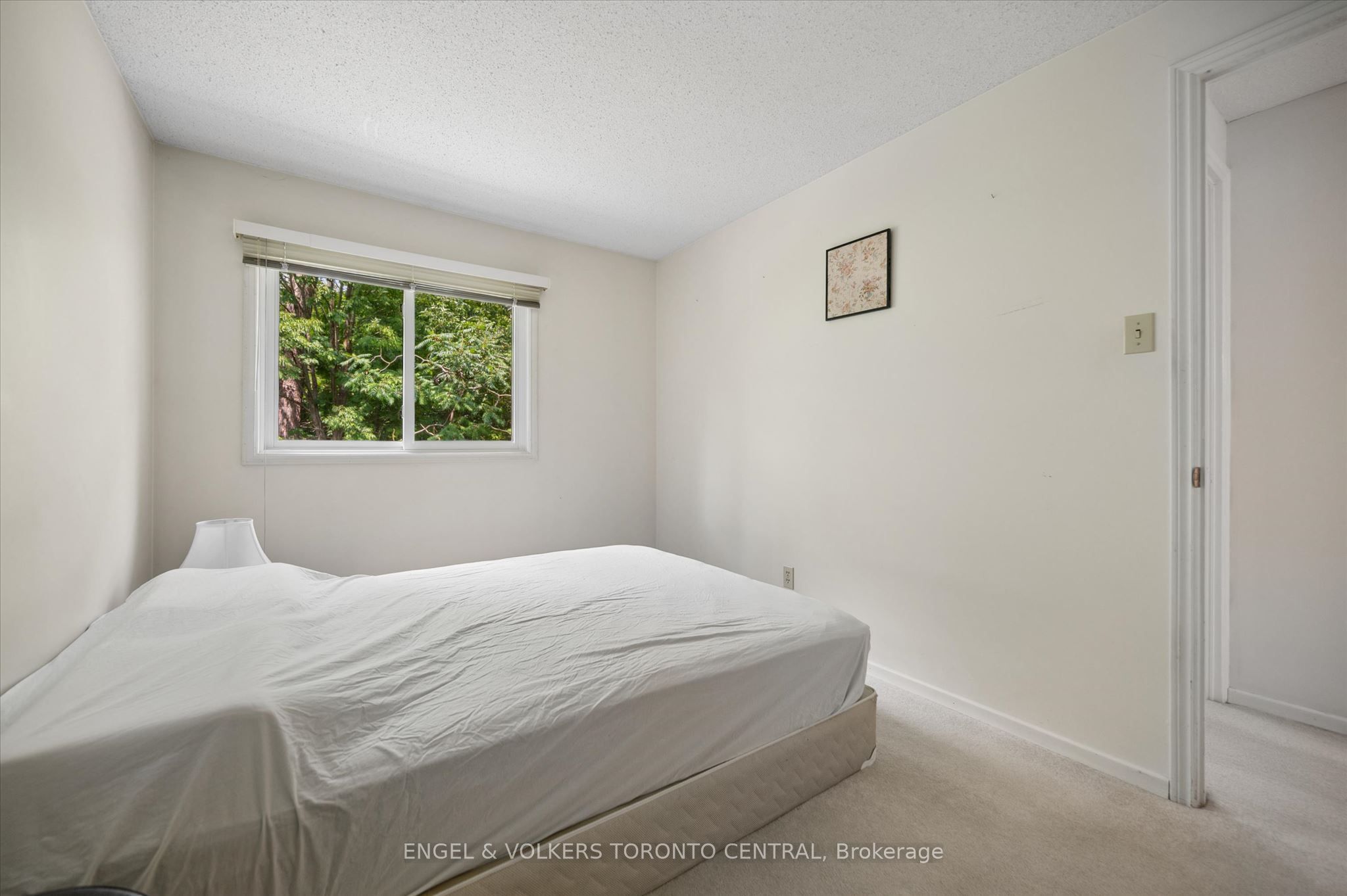 220 Kingswood Drive 7 Property Photo 30
