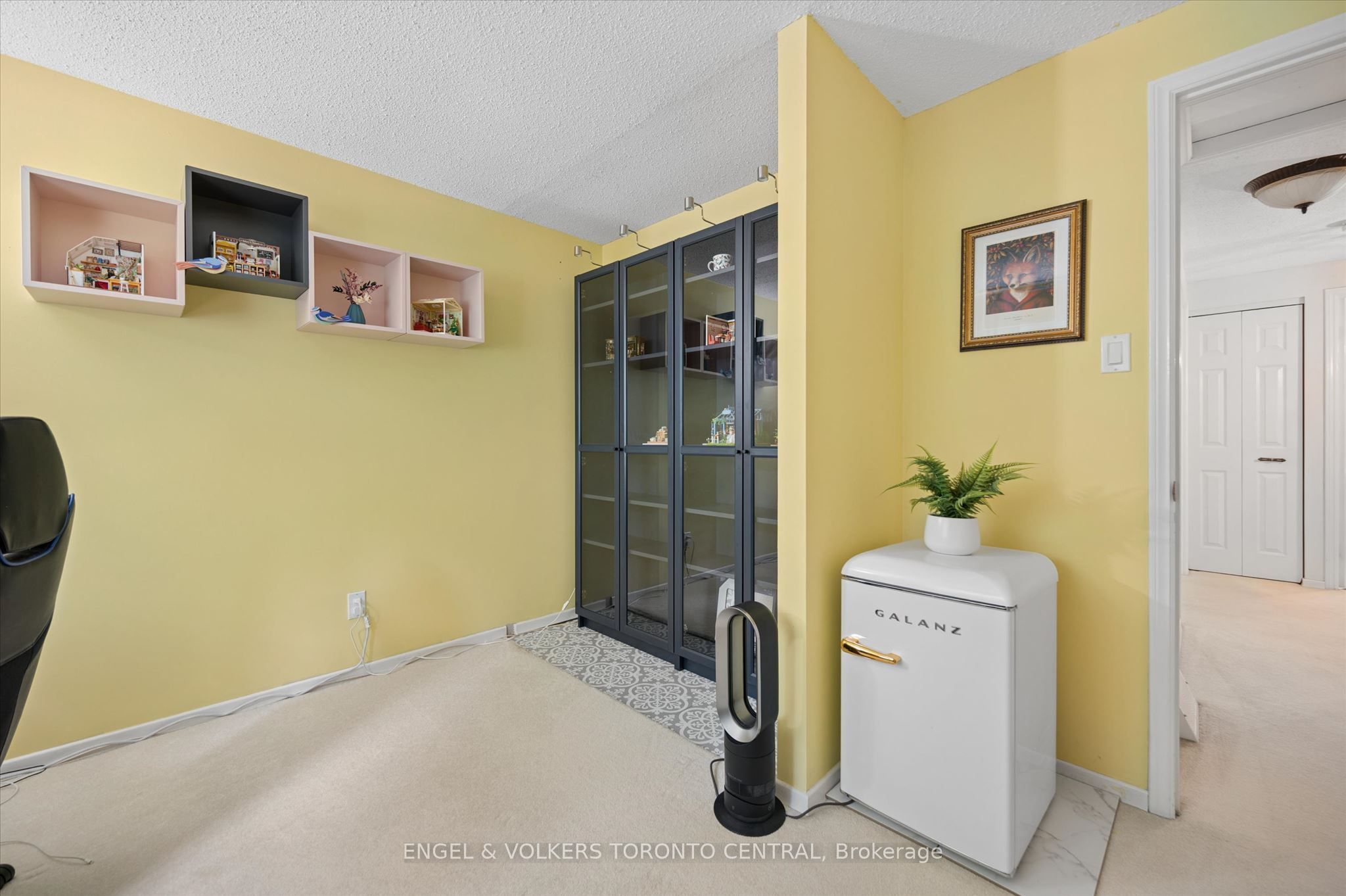 220 Kingswood Drive 7 Property Photo 32