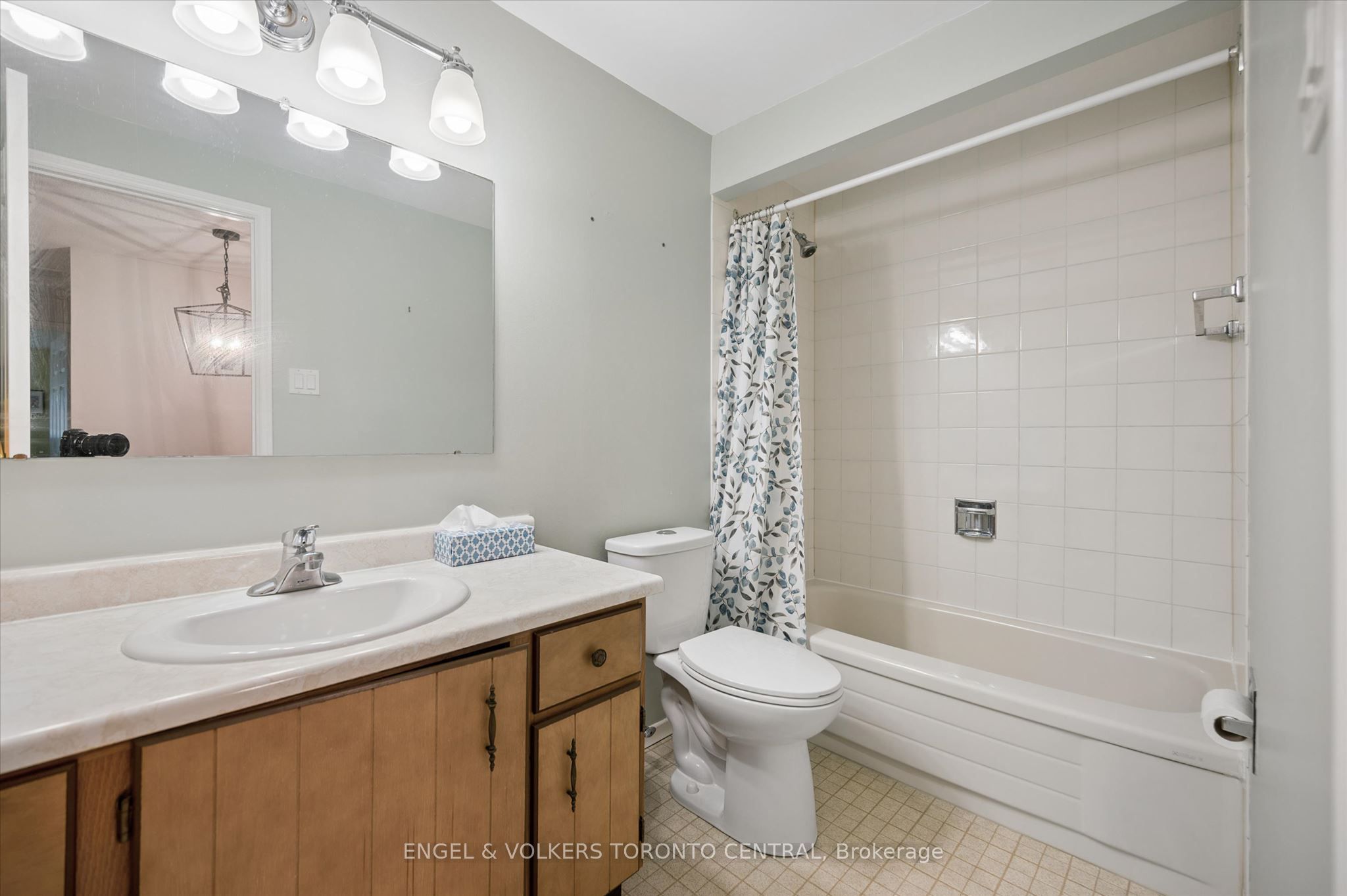 220 Kingswood Drive 7 Property Photo 33