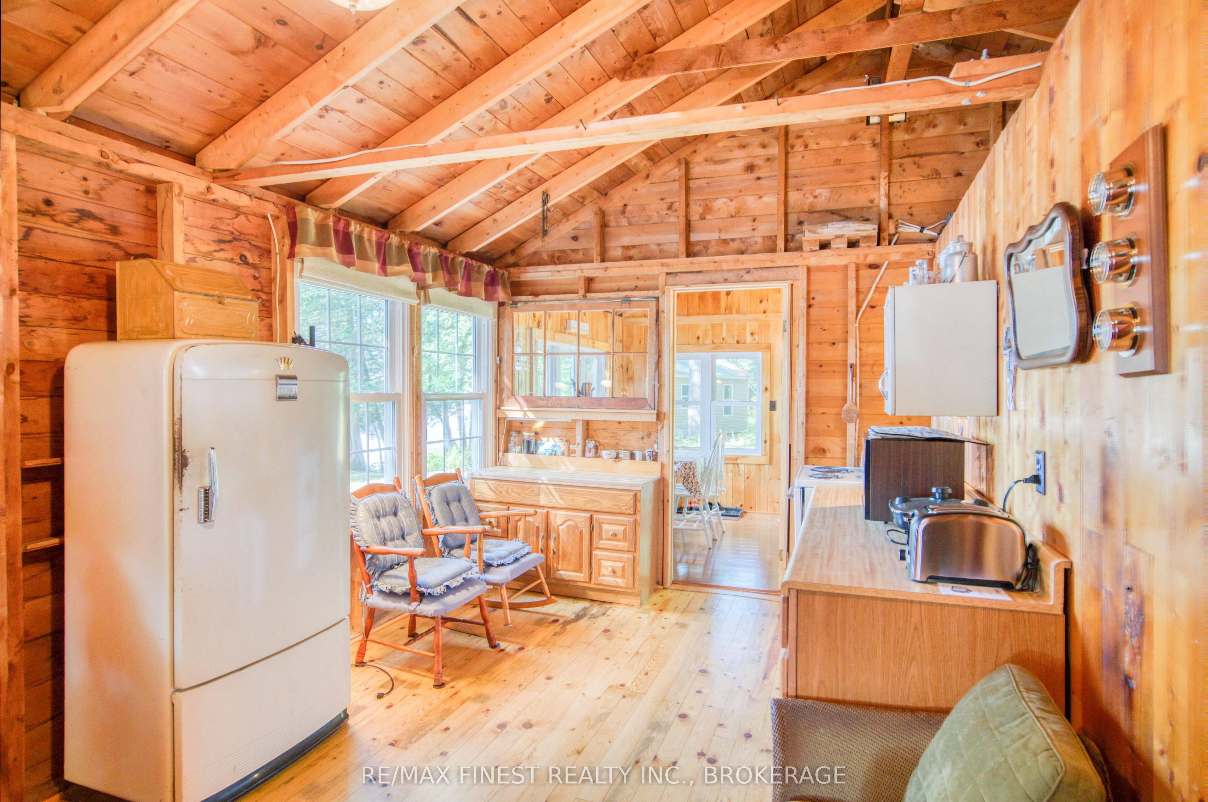 1041a Glass Lane Property Photo 17