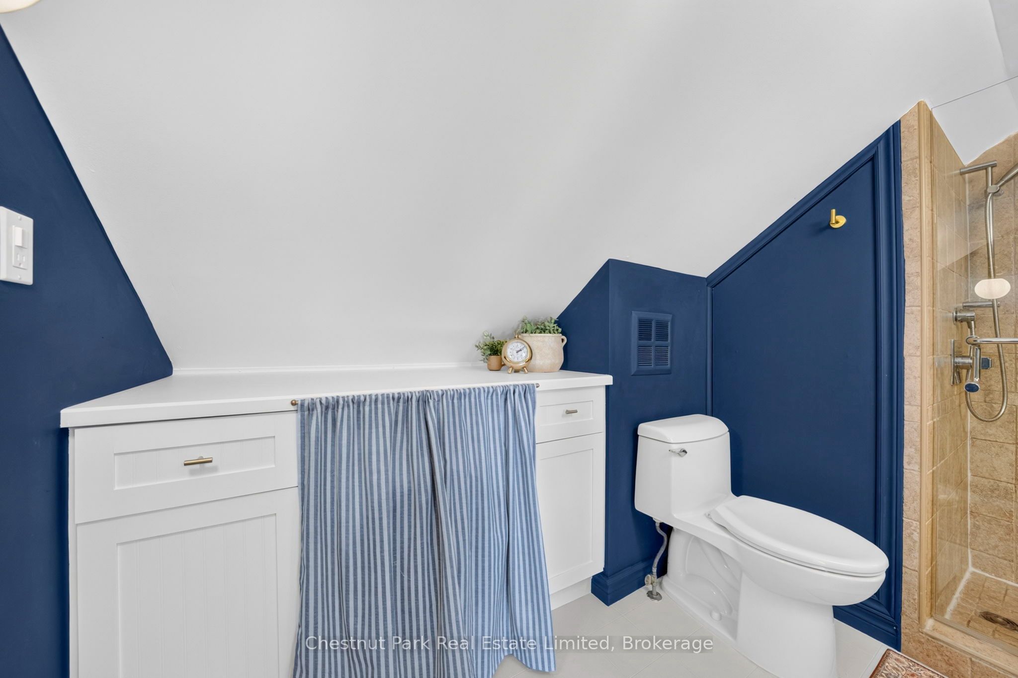 172 Main Street 403 Property Photo 15