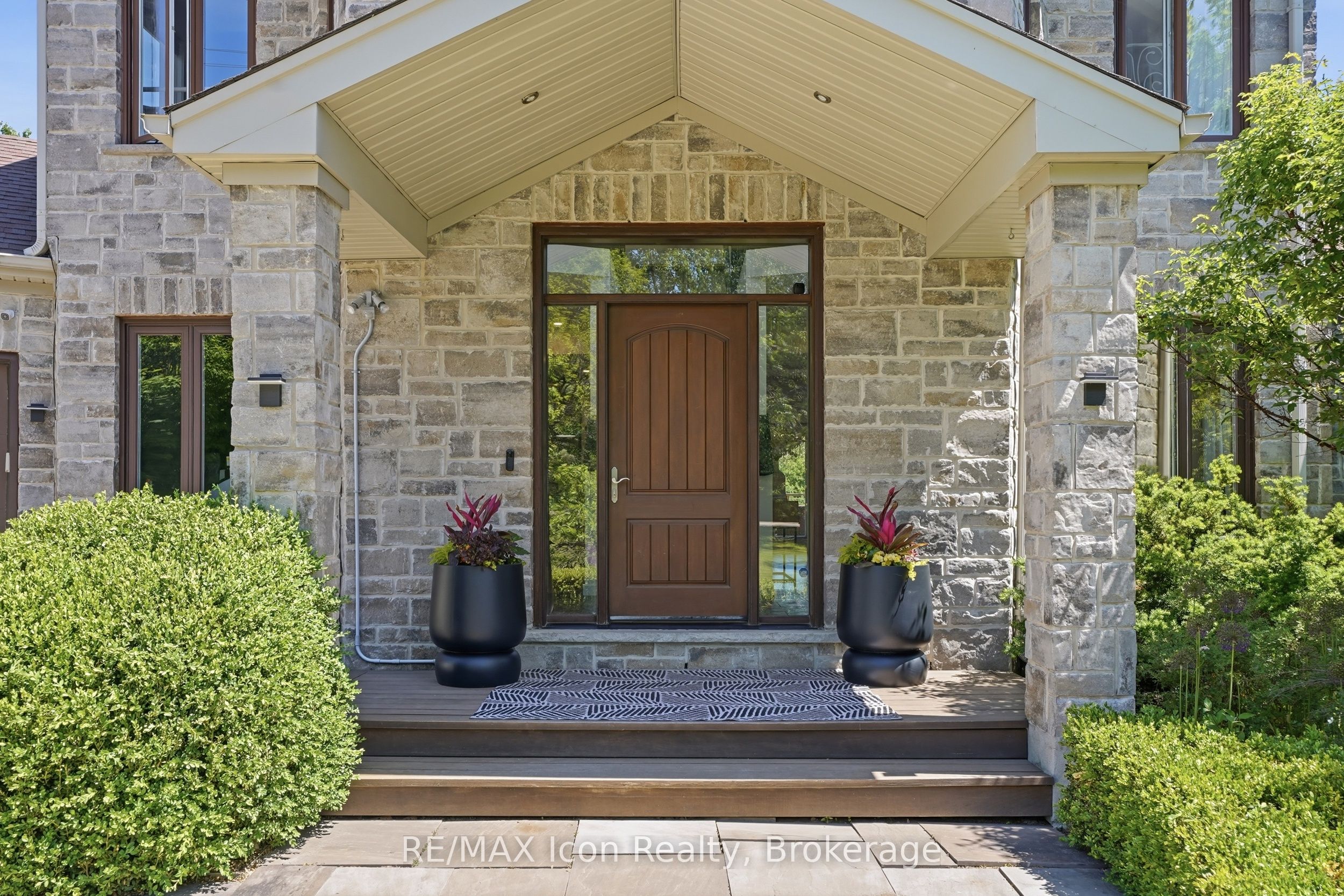 5779 Third Line Property Photo 4