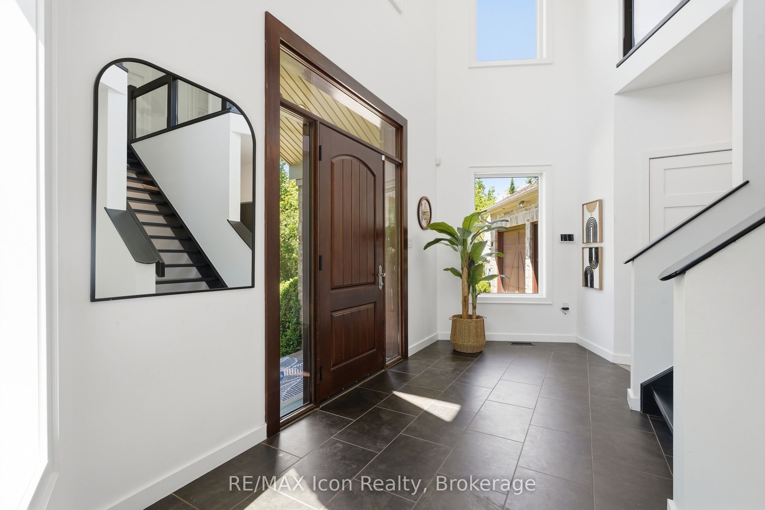 5779 Third Line Property Photo 21