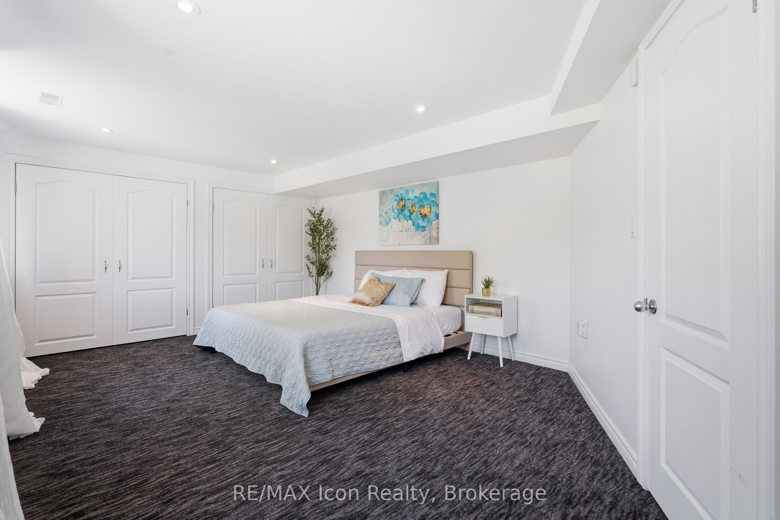 5779 Third Line Property Photo 32