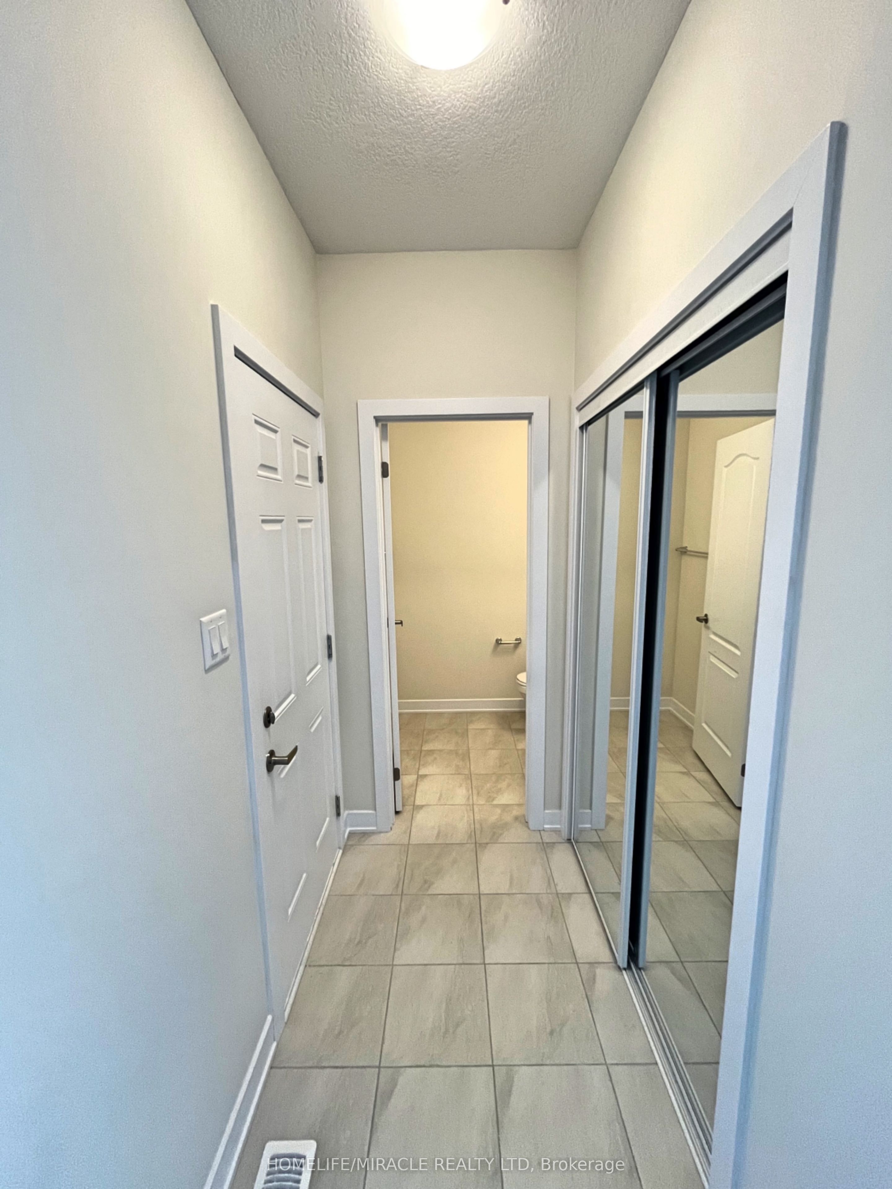 66 Aviron Crescent Property Photo 6