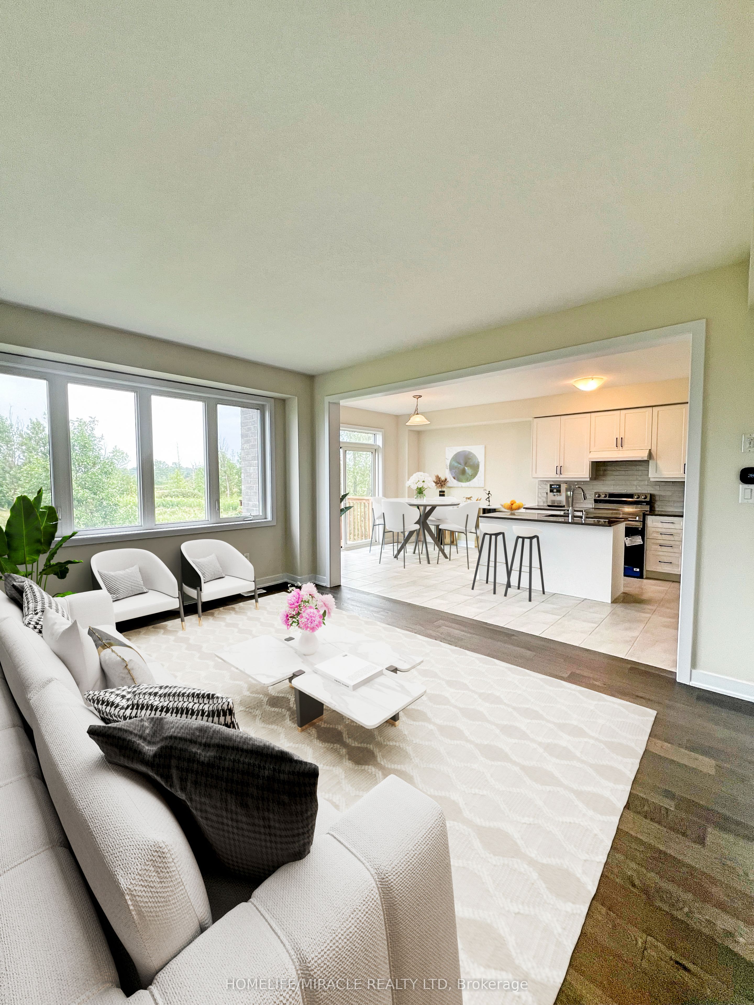 66 Aviron Crescent Property Photo 9