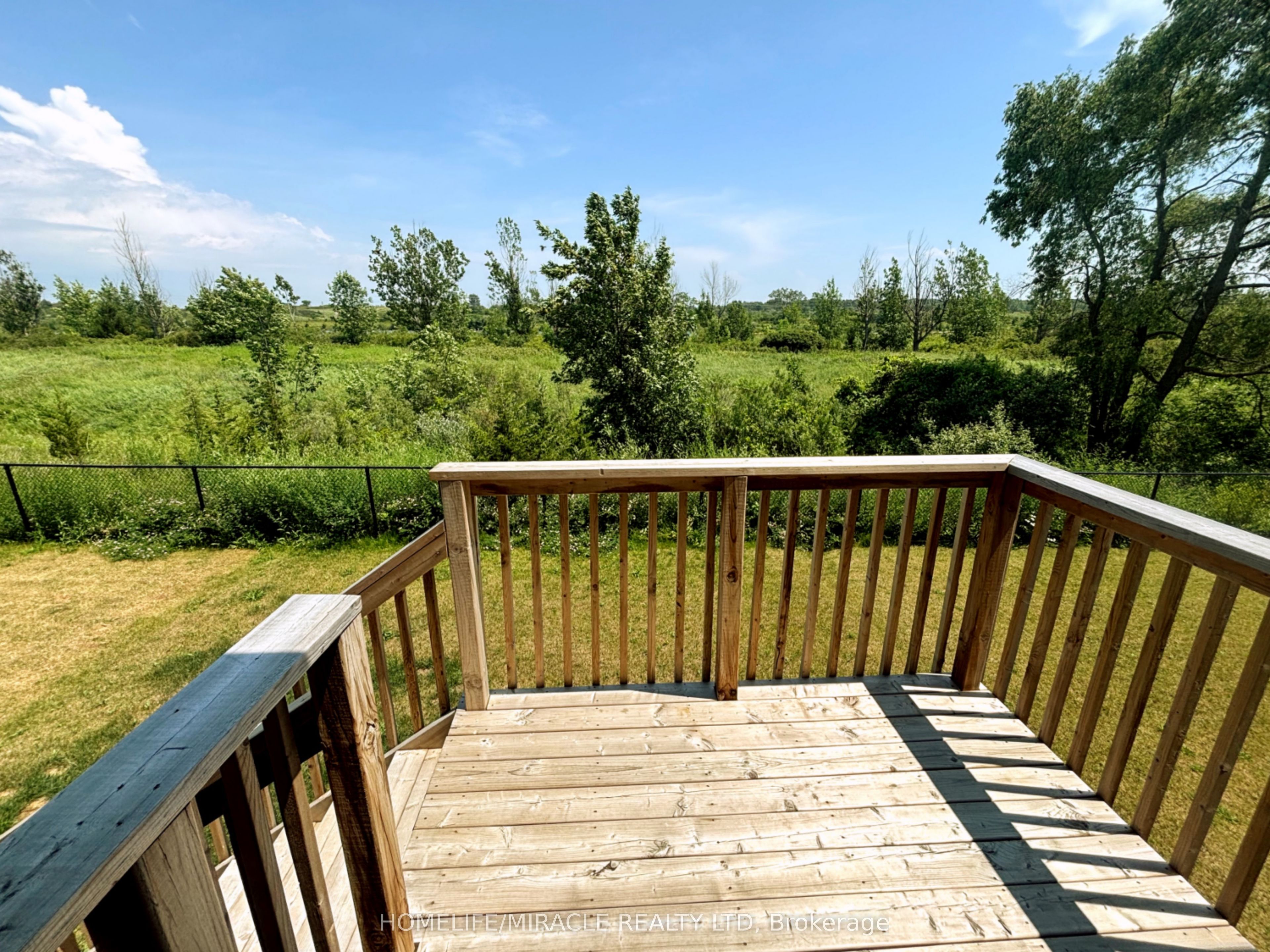 66 Aviron Crescent Property Photo 13