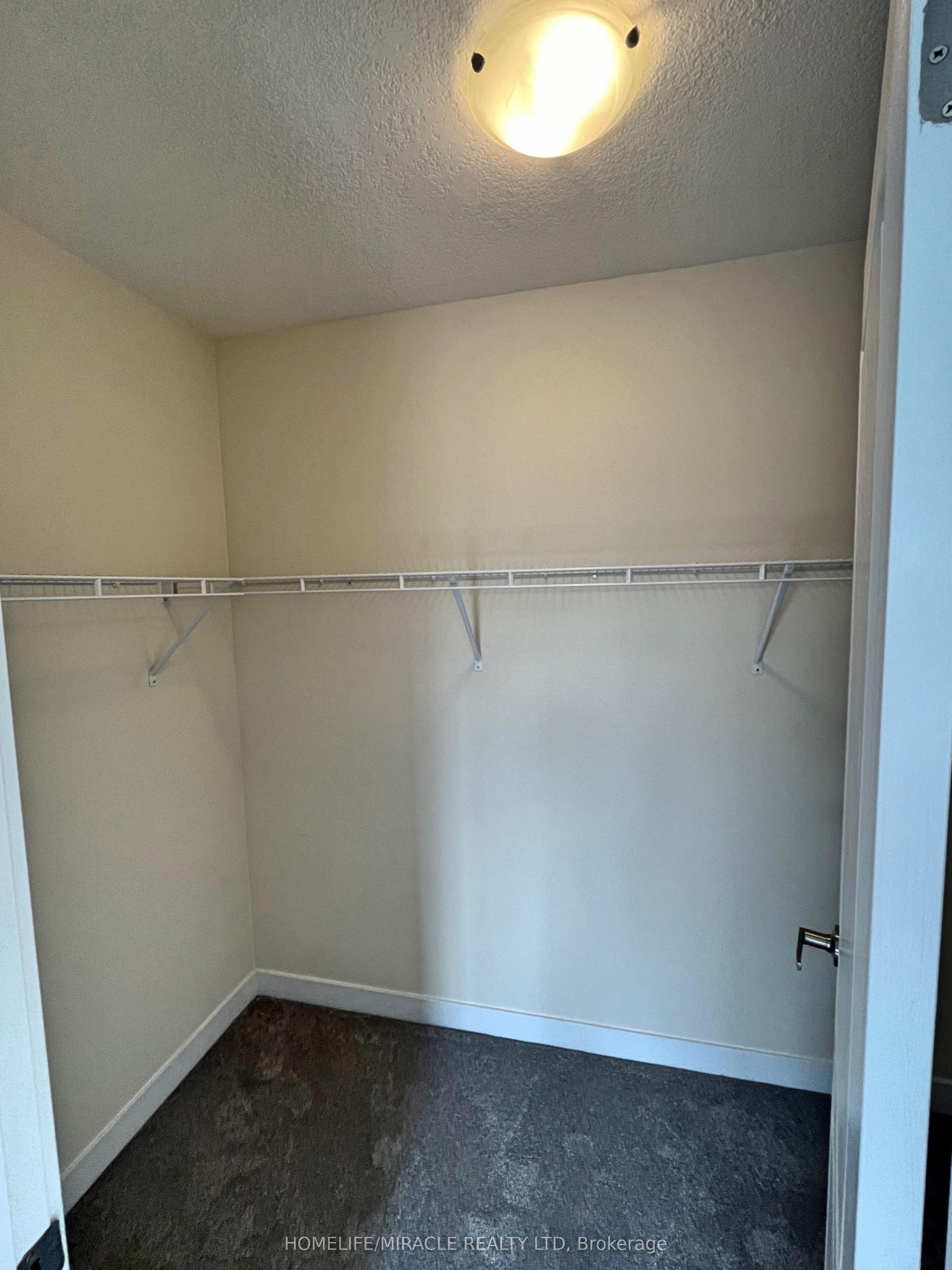66 Aviron Crescent Property Photo 17