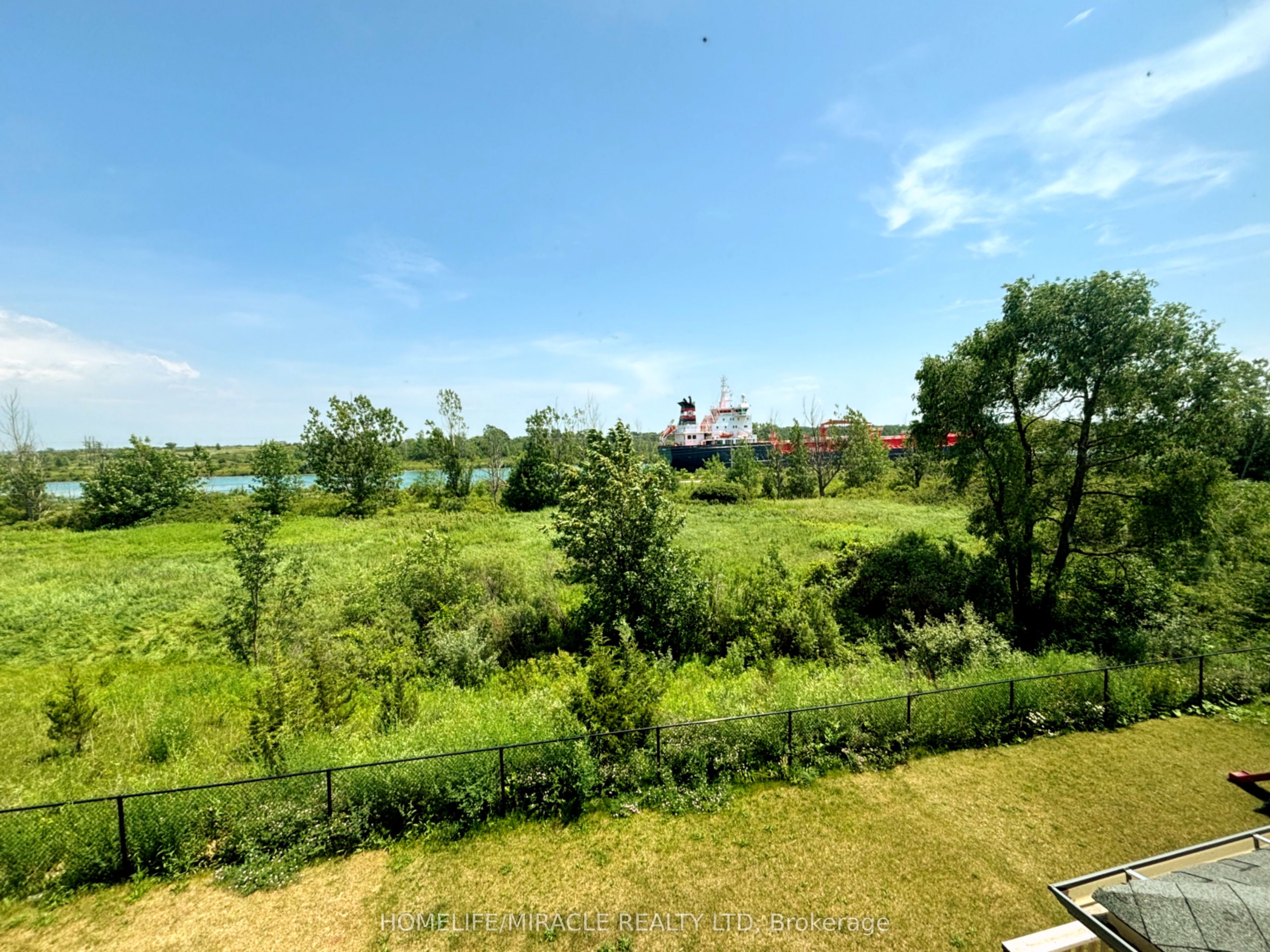 66 Aviron Crescent Property Photo 28