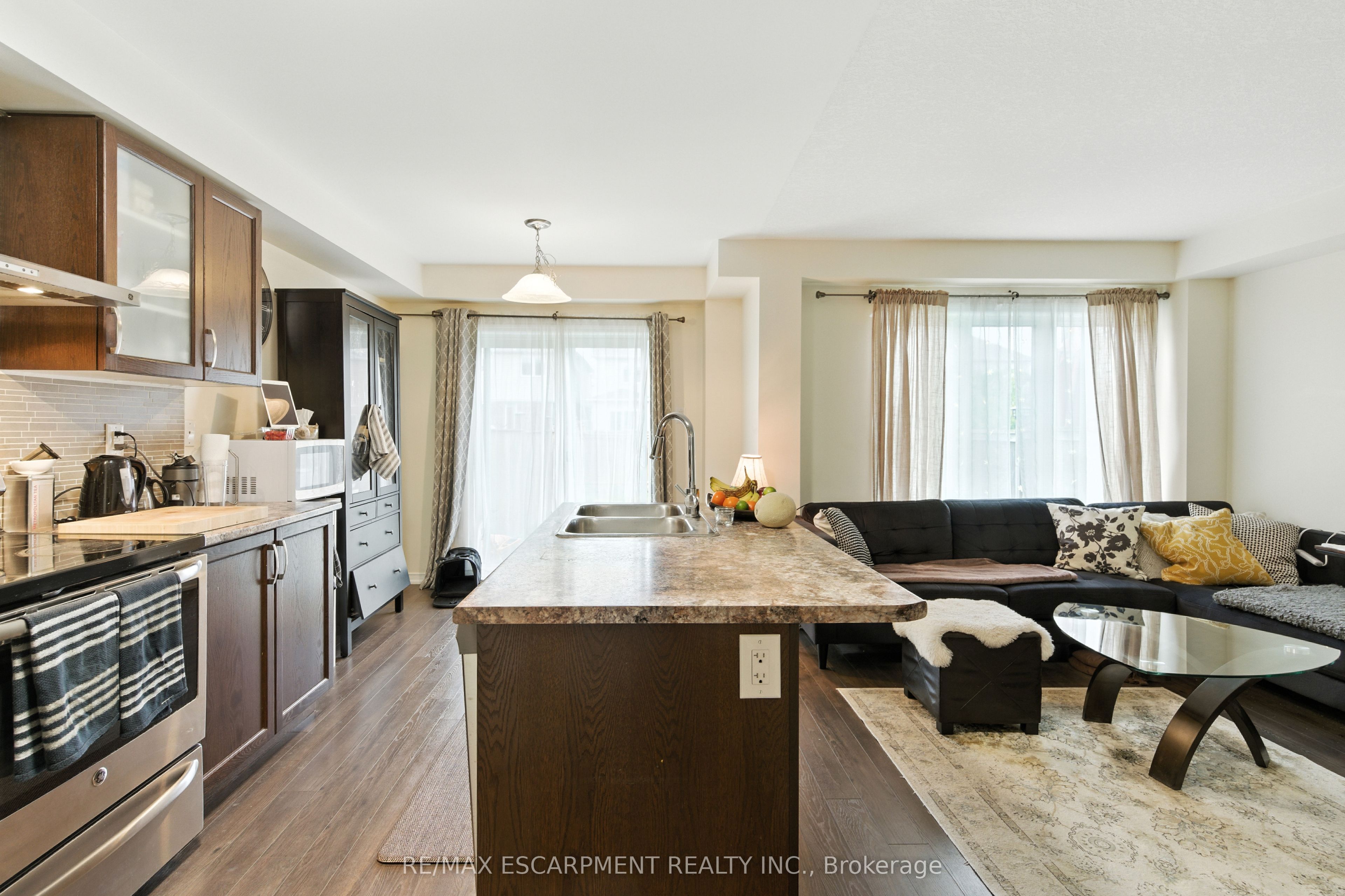 245 Powell Road Property Photo 4