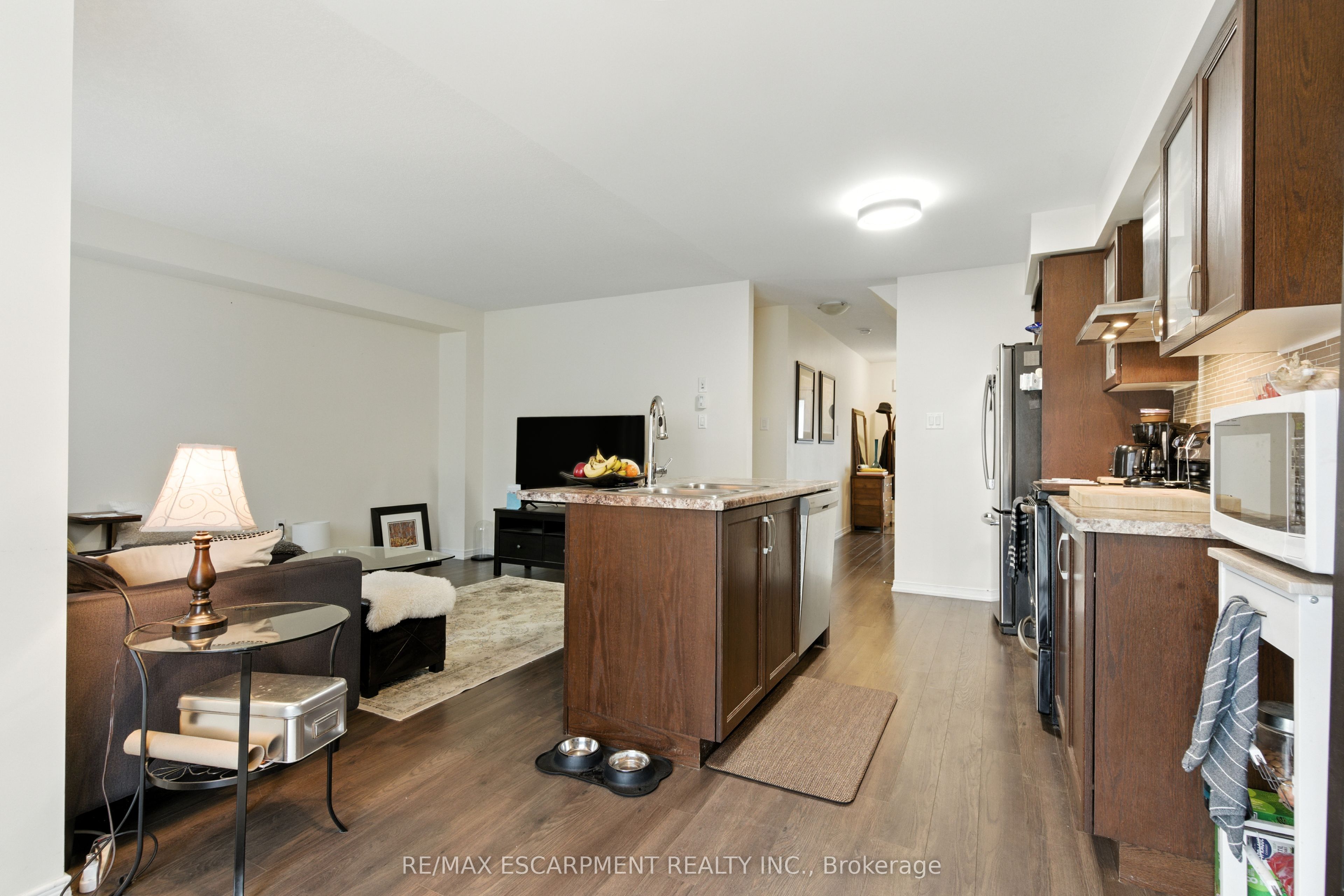 245 Powell Road Property Photo 6