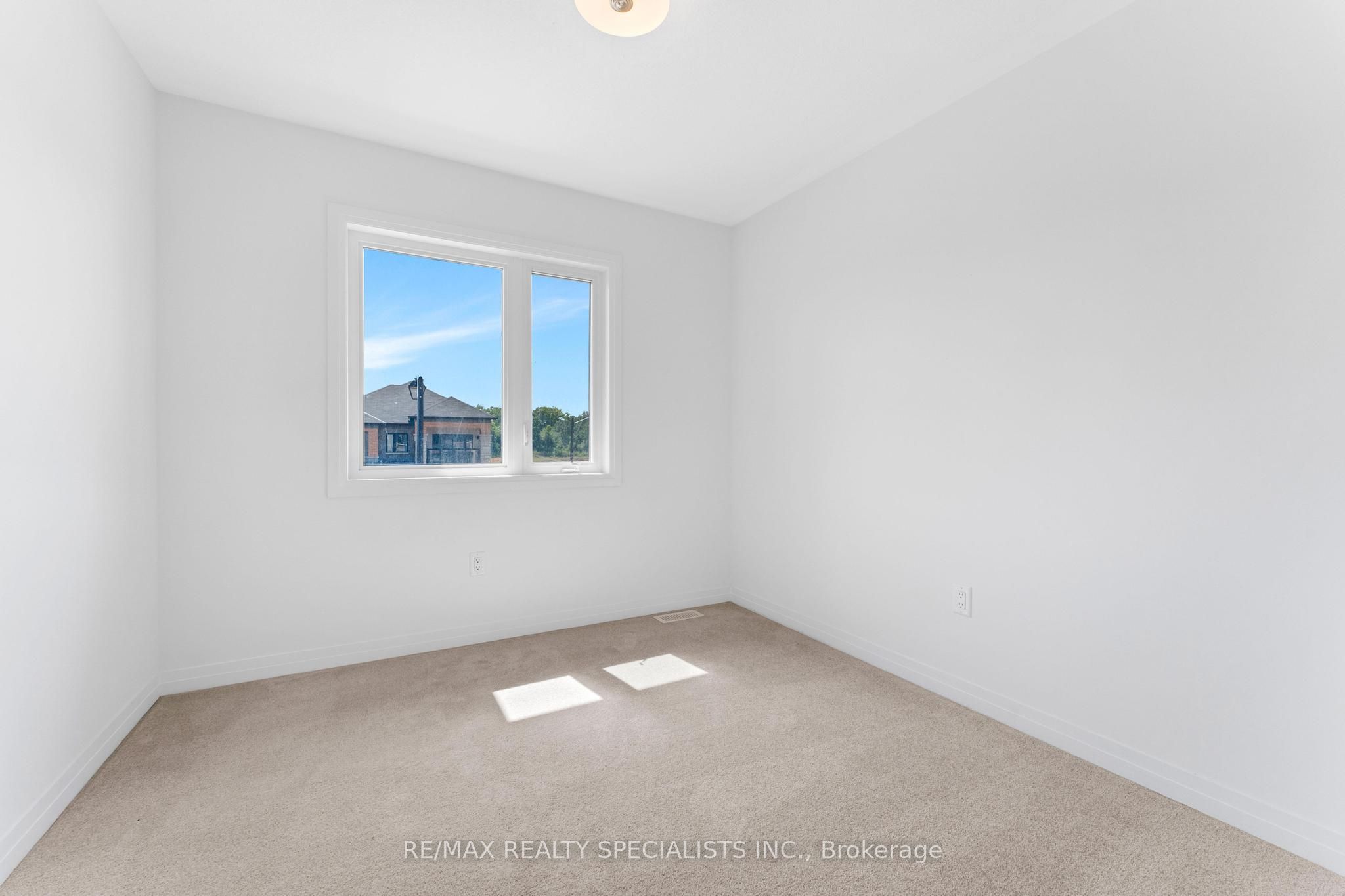 14 Dennis Street Property Photo 19