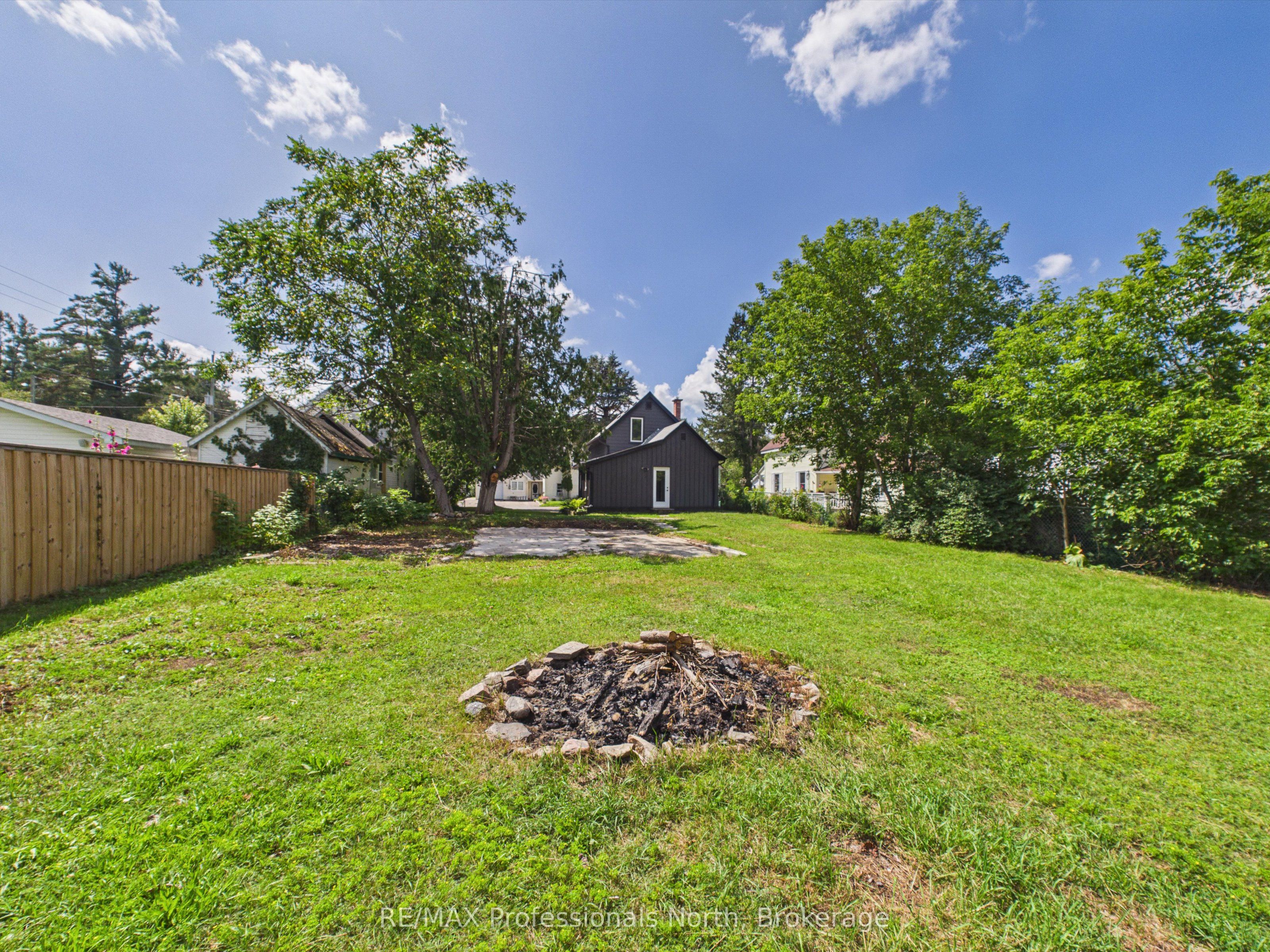 3 Spadina Avenue Property Photo 7