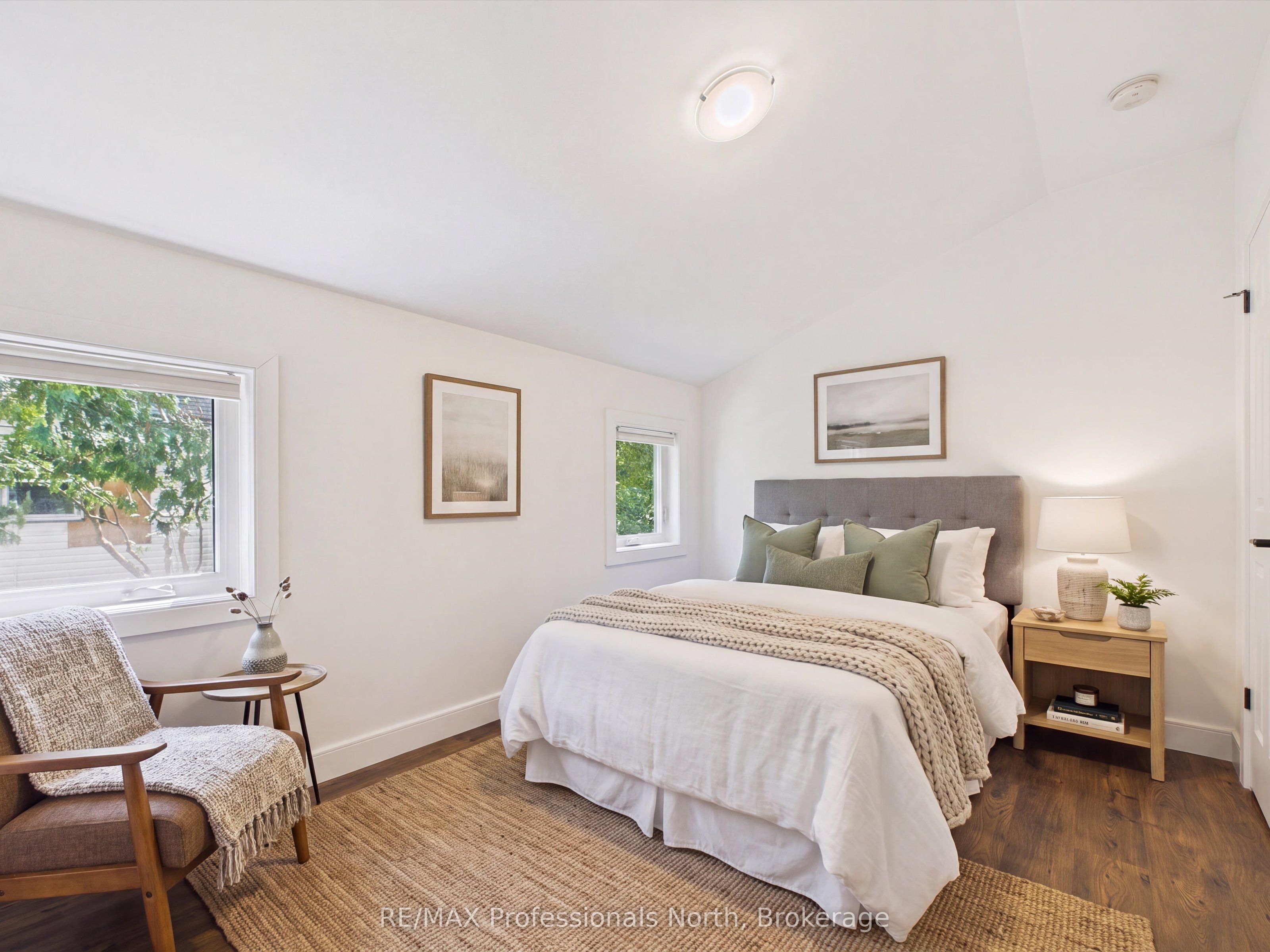 3 Spadina Avenue Property Photo 11