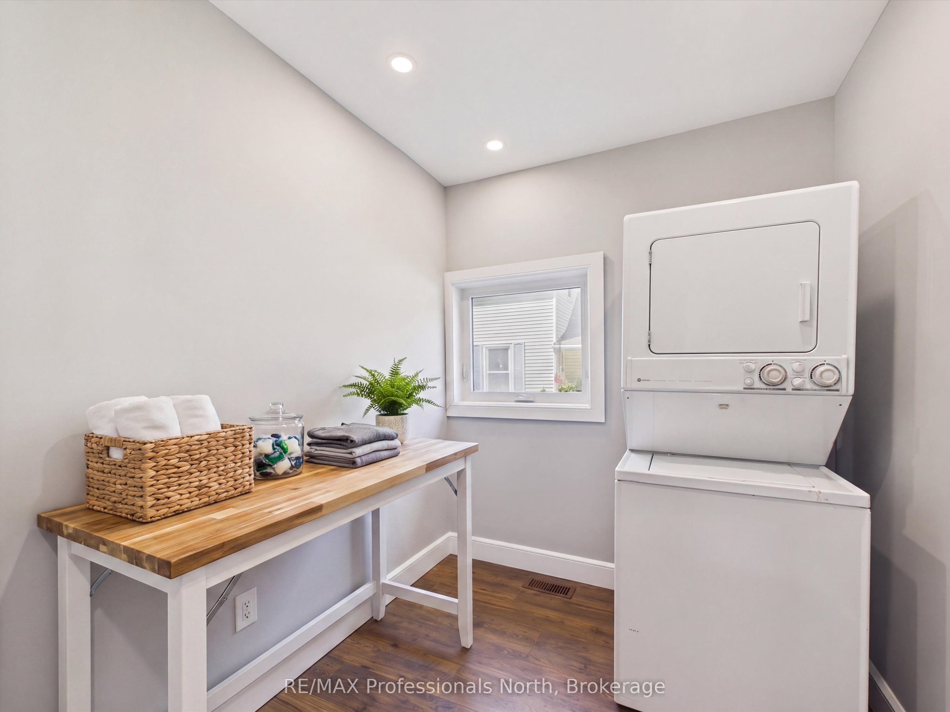3 Spadina Avenue Property Photo 13